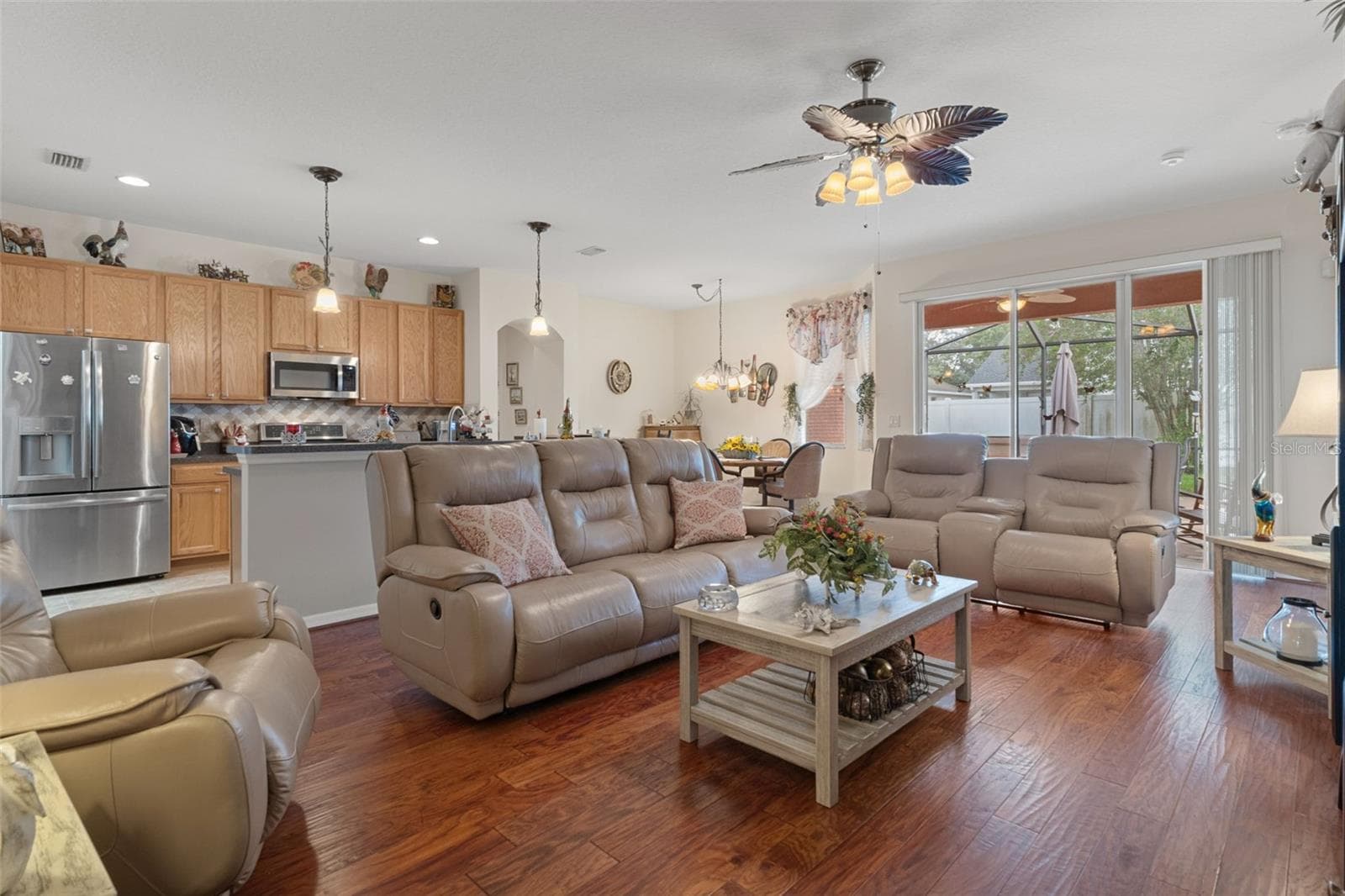 Beautiful Family Room - 14056 LEYBOURNE WAY, SPRING HILL