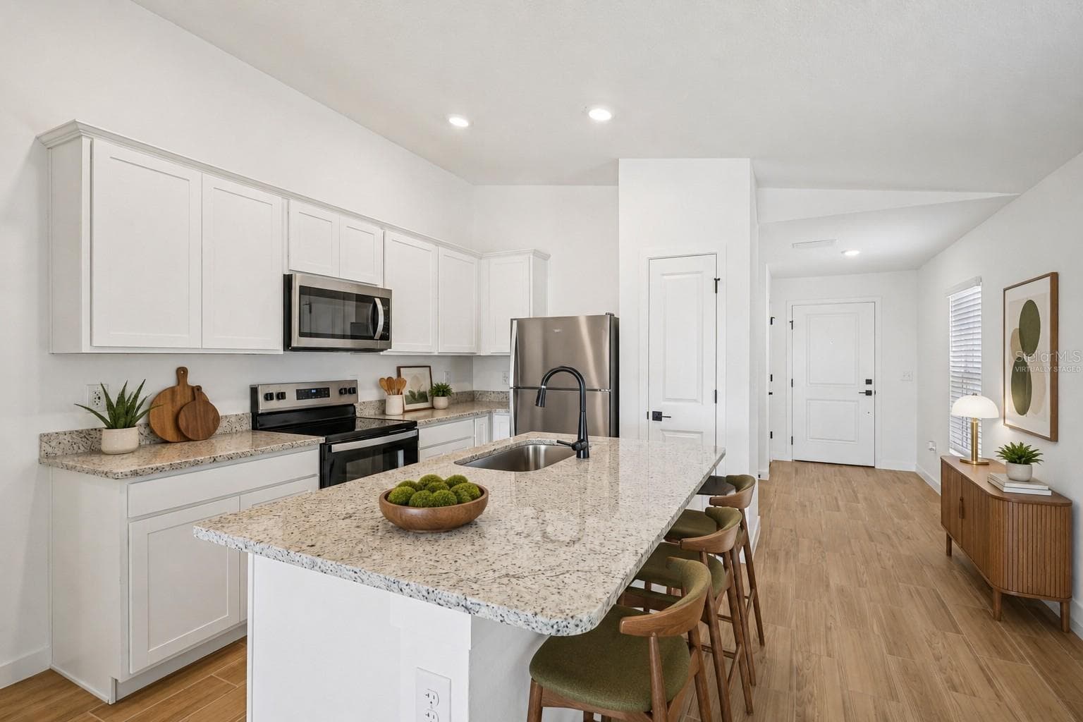 Virtually Staged - 7112 CANOPY LN, LAKELAND