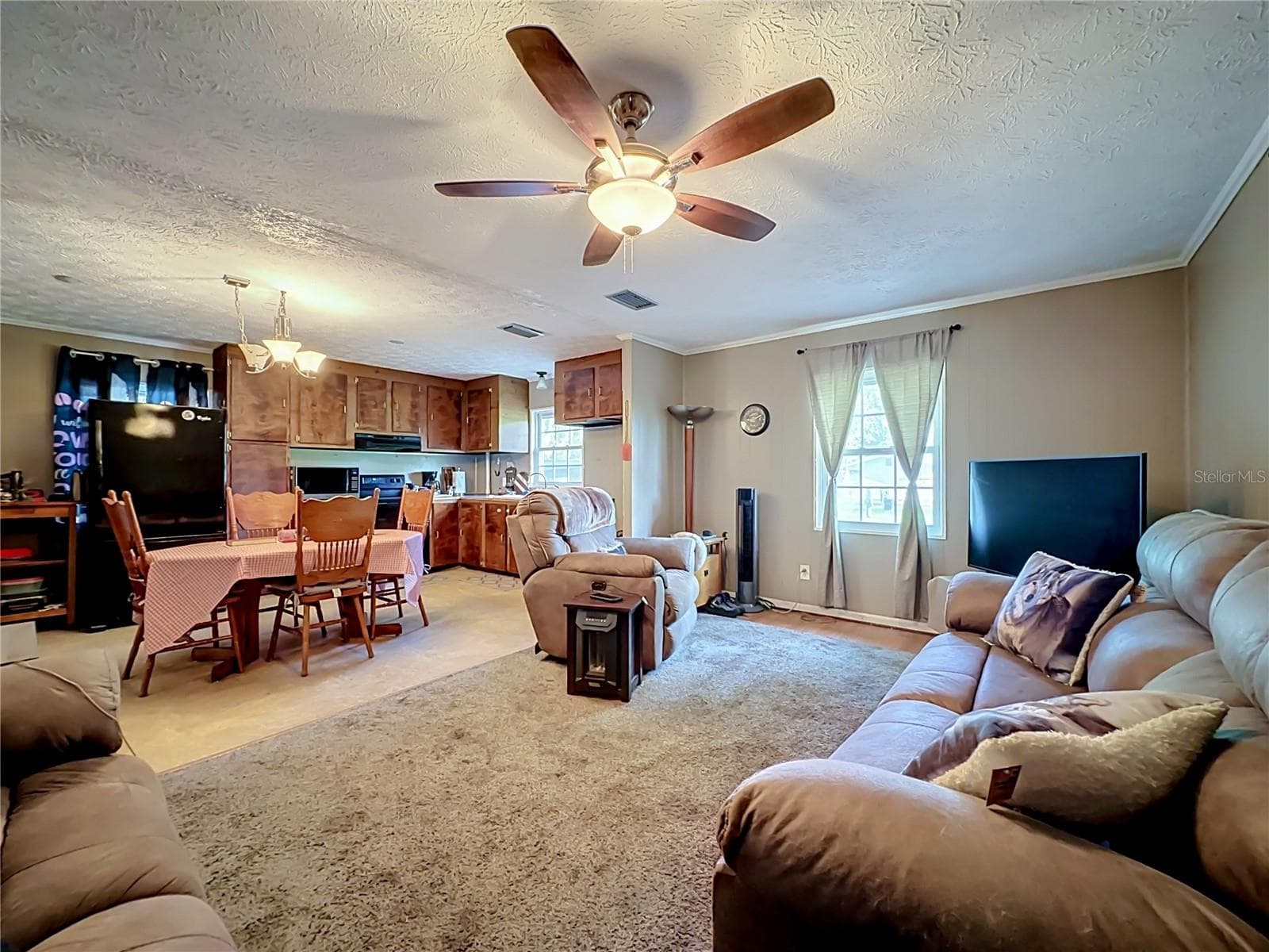 Single Family Residence at 27080 IOWA ST, HILLIARD, photo 7 of 44