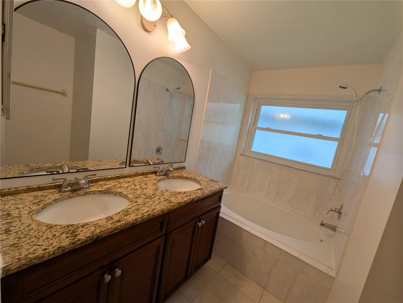 Single Family Residence at 970 LITTLE CREEK RD, ORLANDO, photo 10 of 16
