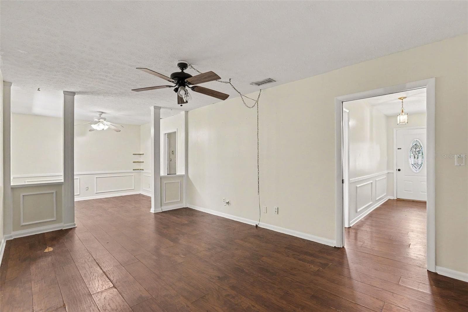 Single Family Residence at 2265 VILLAGE CT, BRANDON, photo 4 of 15