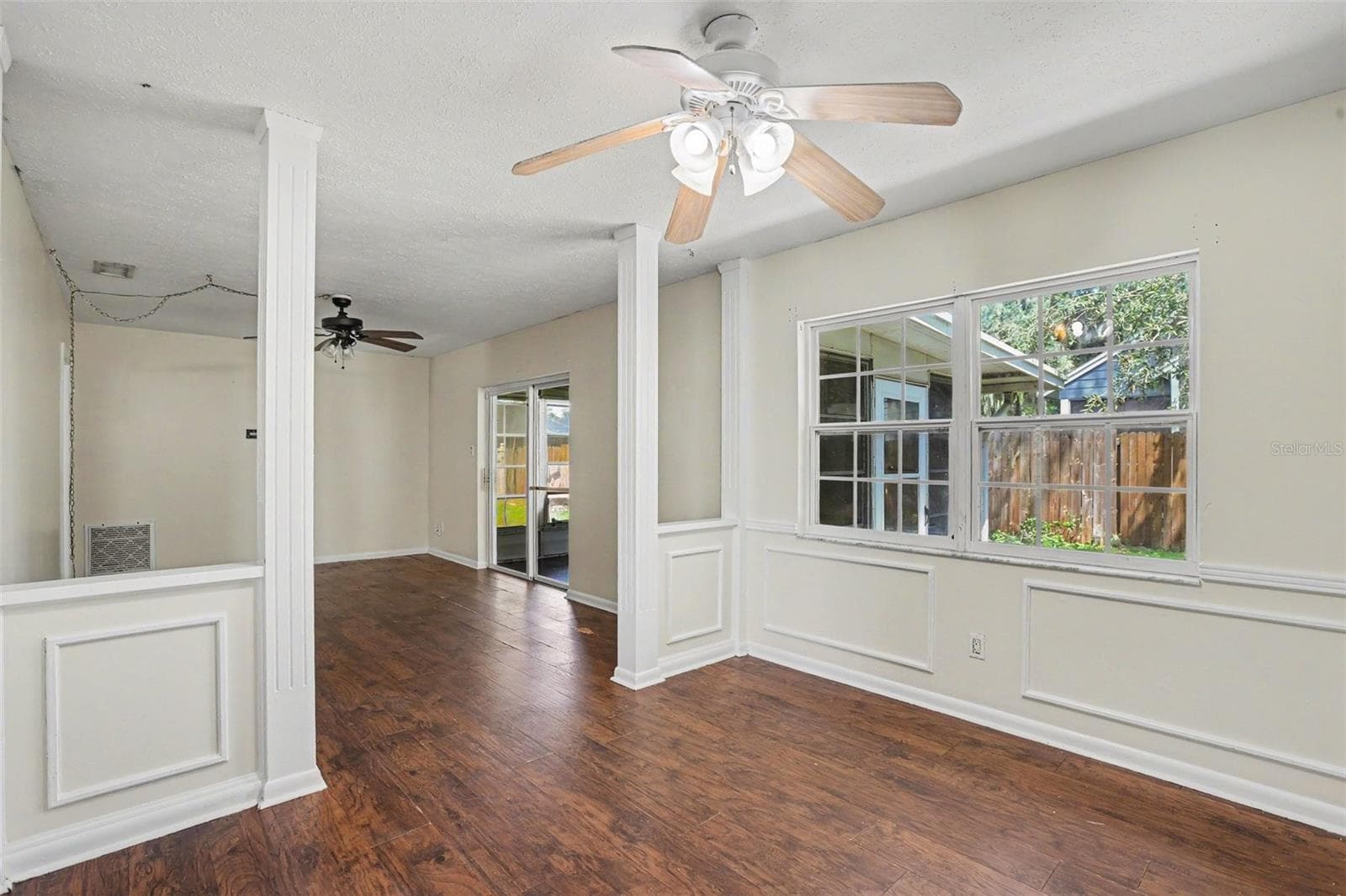 Single Family Residence at 2265 VILLAGE CT, BRANDON, photo 5 of 15