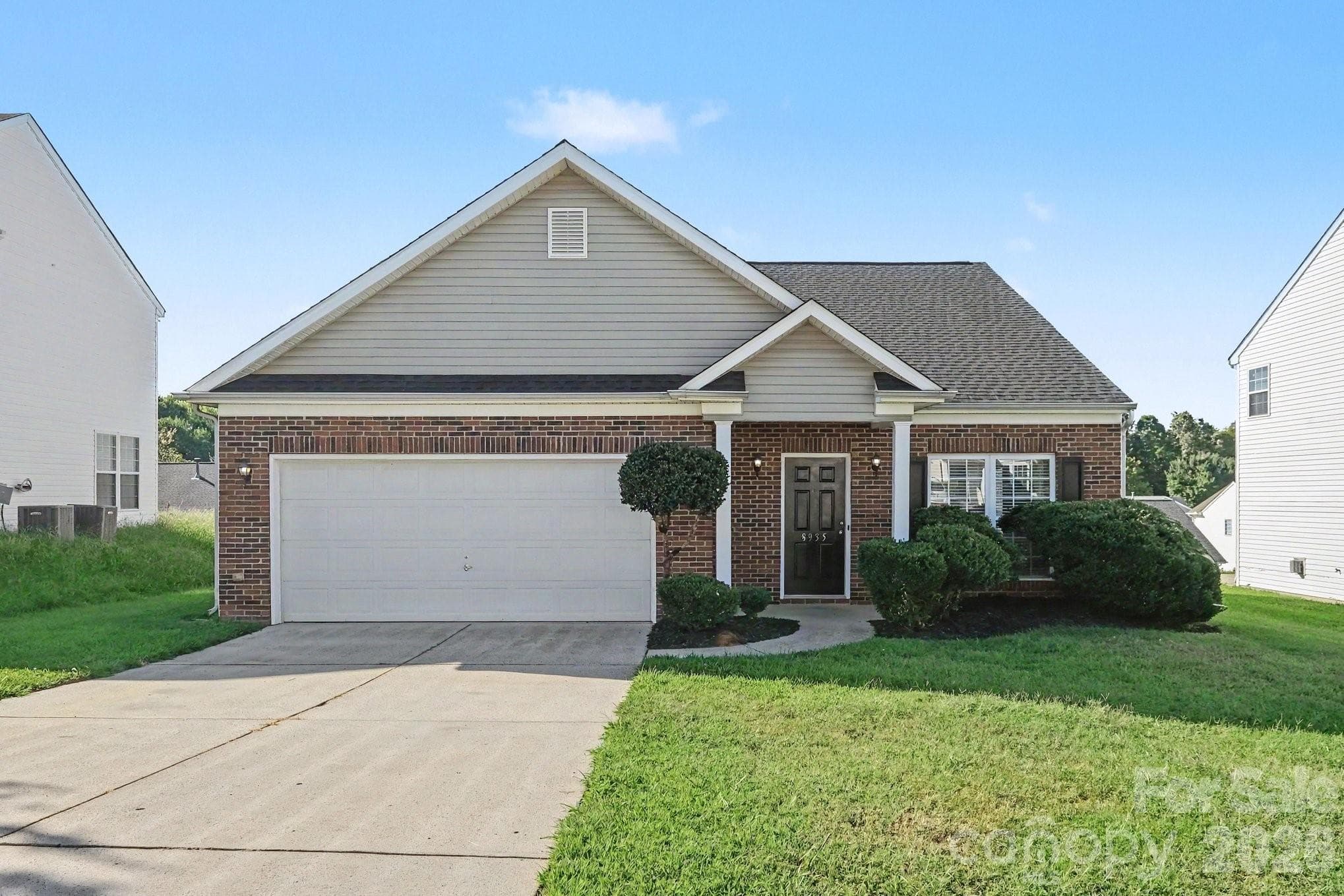 Single Family Residence at 8935 Hedge Maple Road, Charlotte, photo 2 of 22