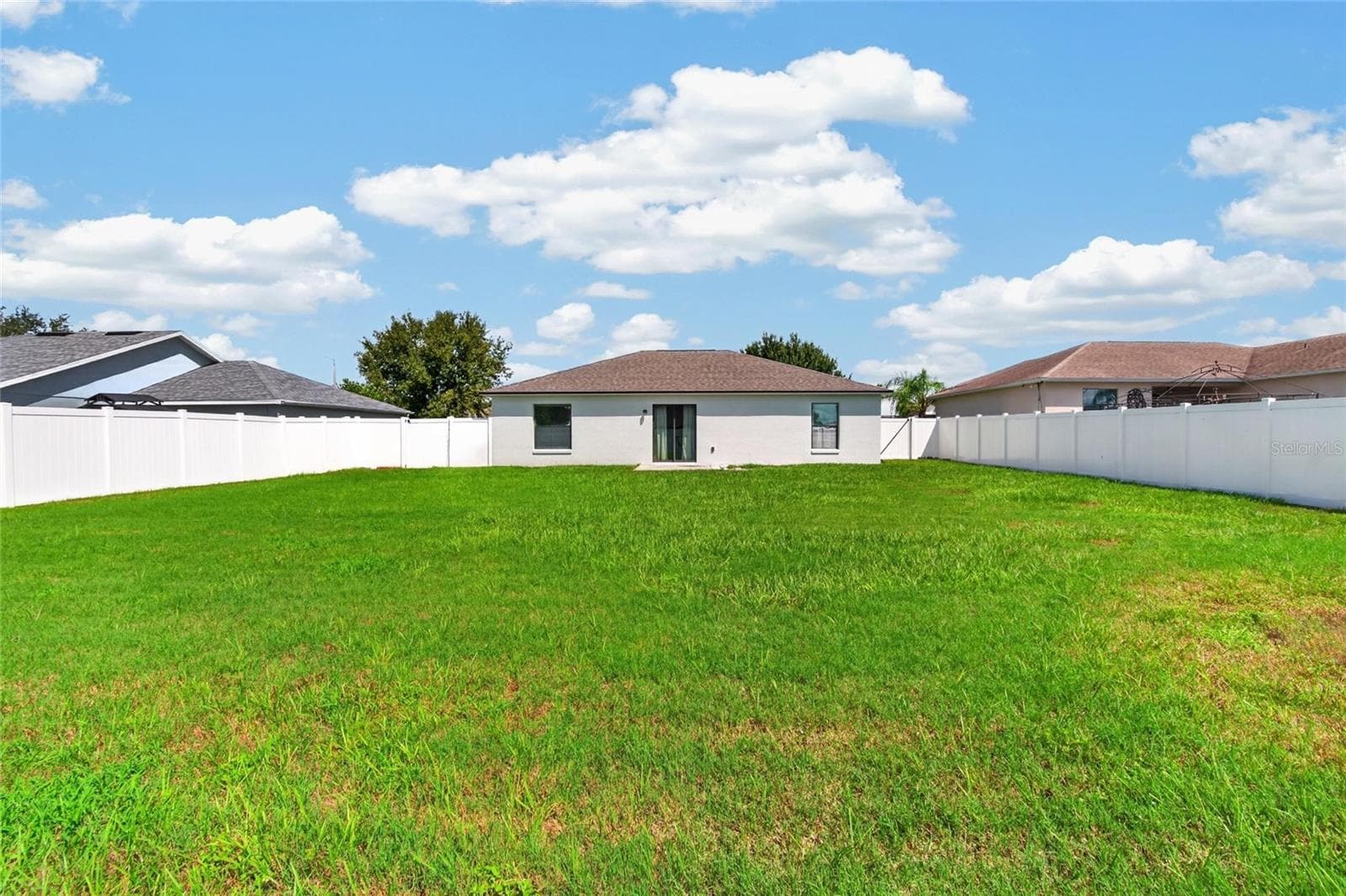Single Family Residence at 212 MAJESTIC GARDENS LN, WINTER HAVEN, photo 10 of 48