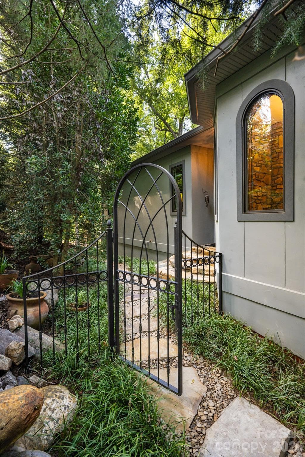Single Family Residence at 18 Woodlink Road, Asheville, photo 10 of 41