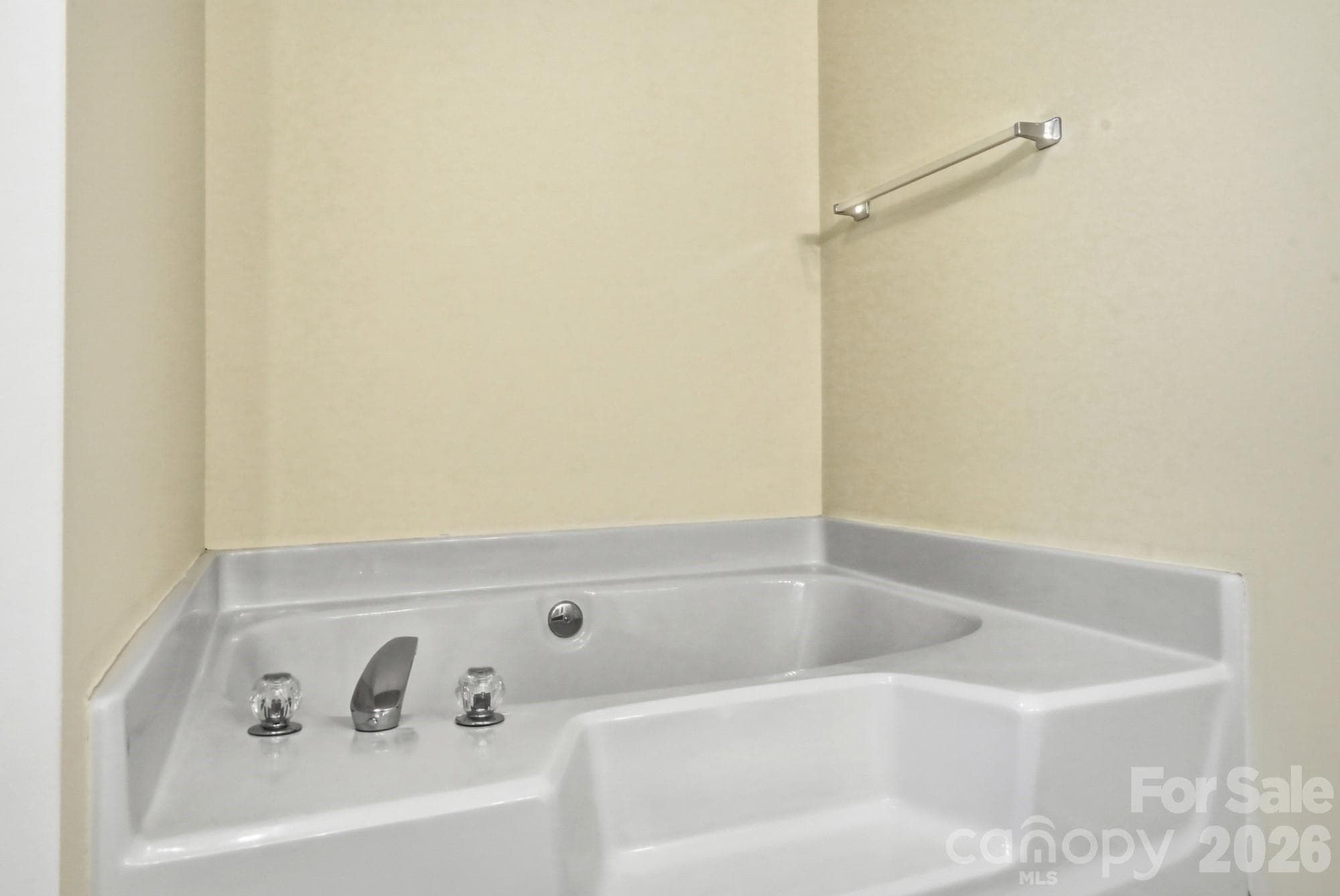 Separate tub - 7202 Red Bush Court, Indian Trail