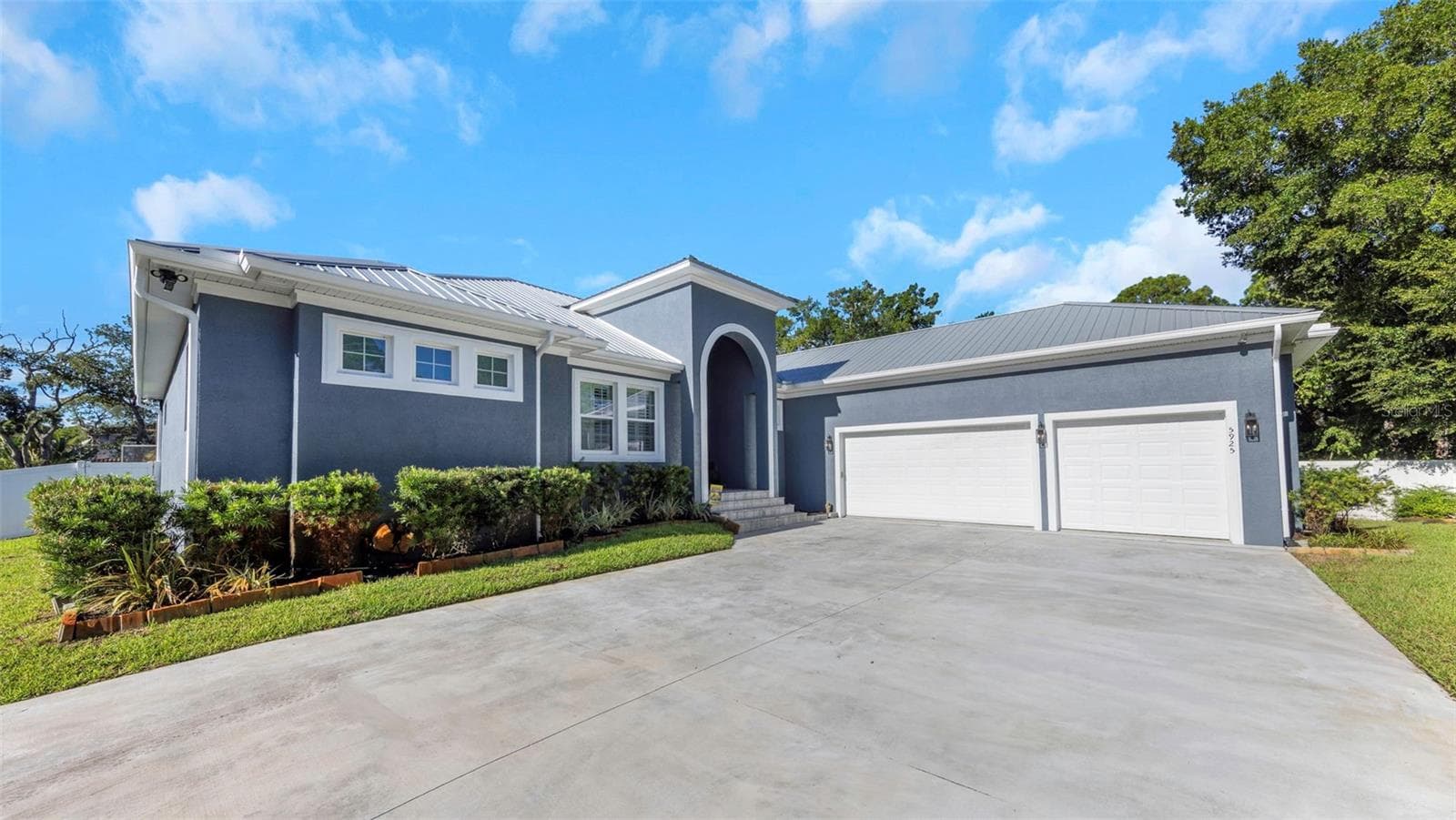 Single Family Residence at 5925 MOHR RD, TAMPA, photo 2 of 56