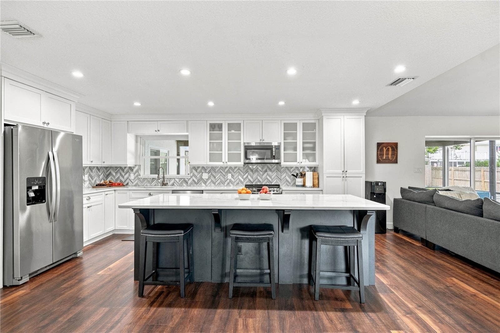 Single Family Residence at 6610 ORANGE KNOLL DR, BELLE ISLE, photo 12 of 43