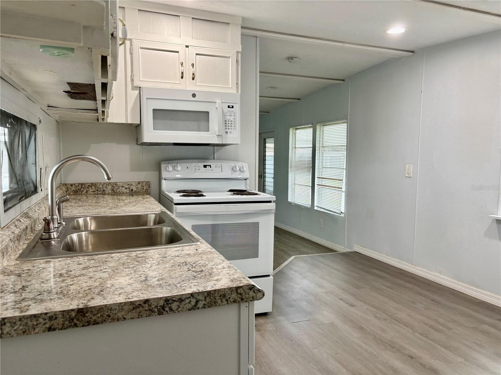 Nicely Updated - 5316 53RD AVE E #C21, BRADENTON