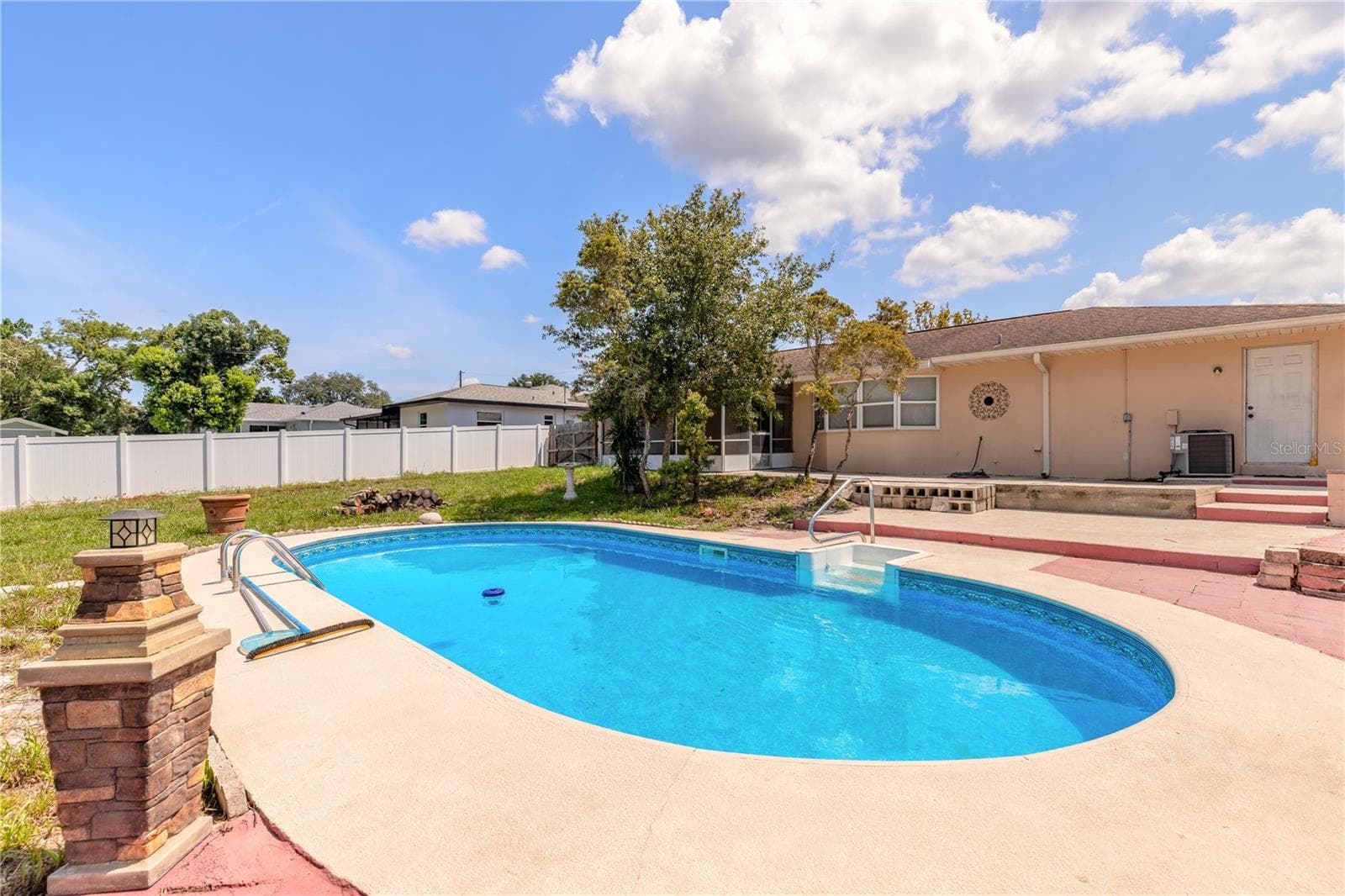Single Family Residence at 834 SWEETBRIER DR, DELTONA, photo 21 of 25