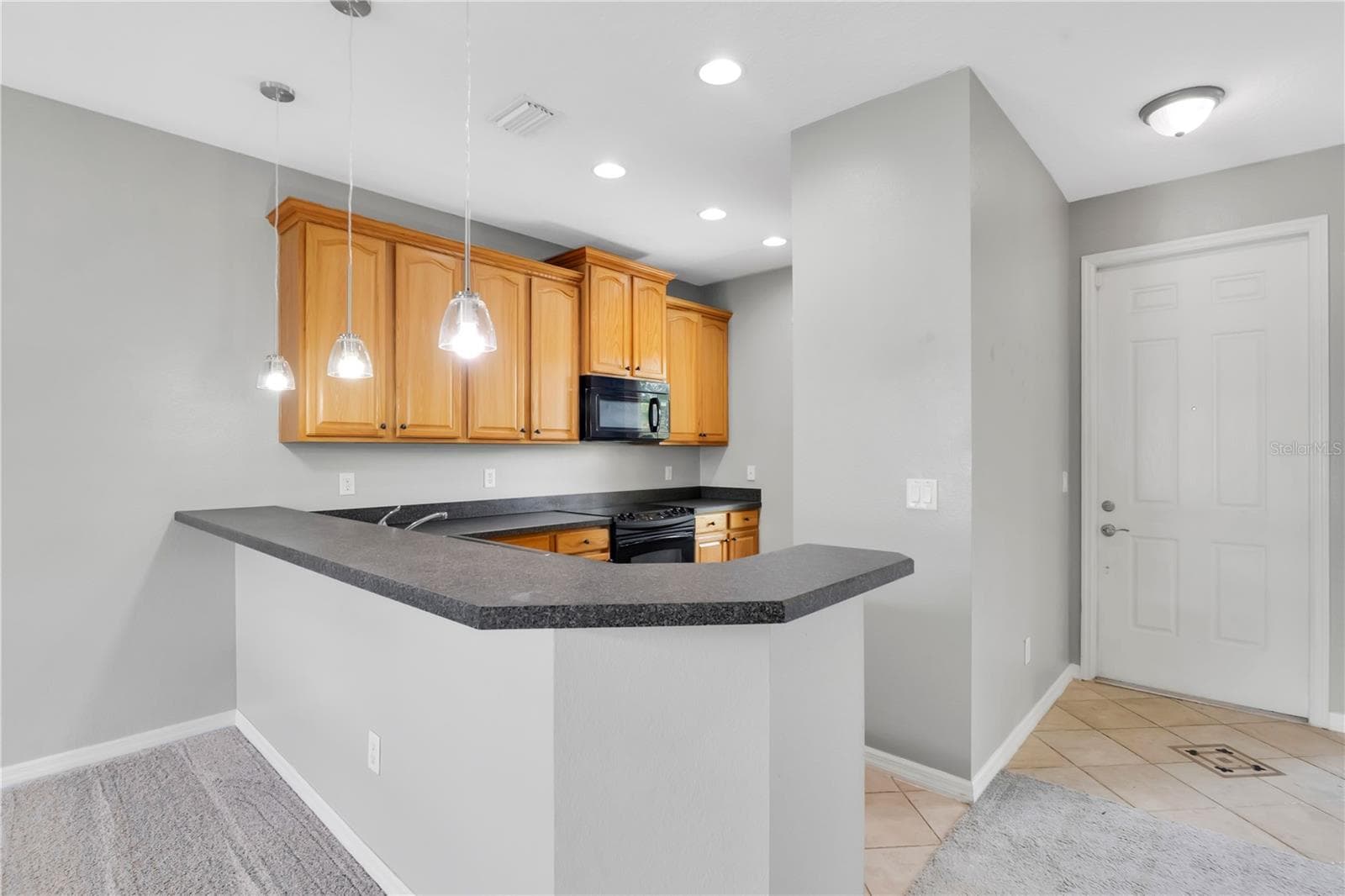 Townhouse at 14766 PEEKSKILL DR, WINTER GARDEN, photo 2 of 33