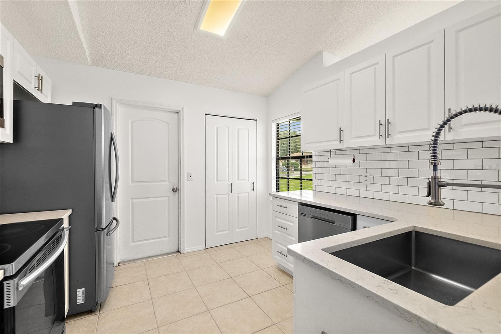 Single Family Residence at 769 COLEMAN AVE, DELTONA, photo 2 of 30