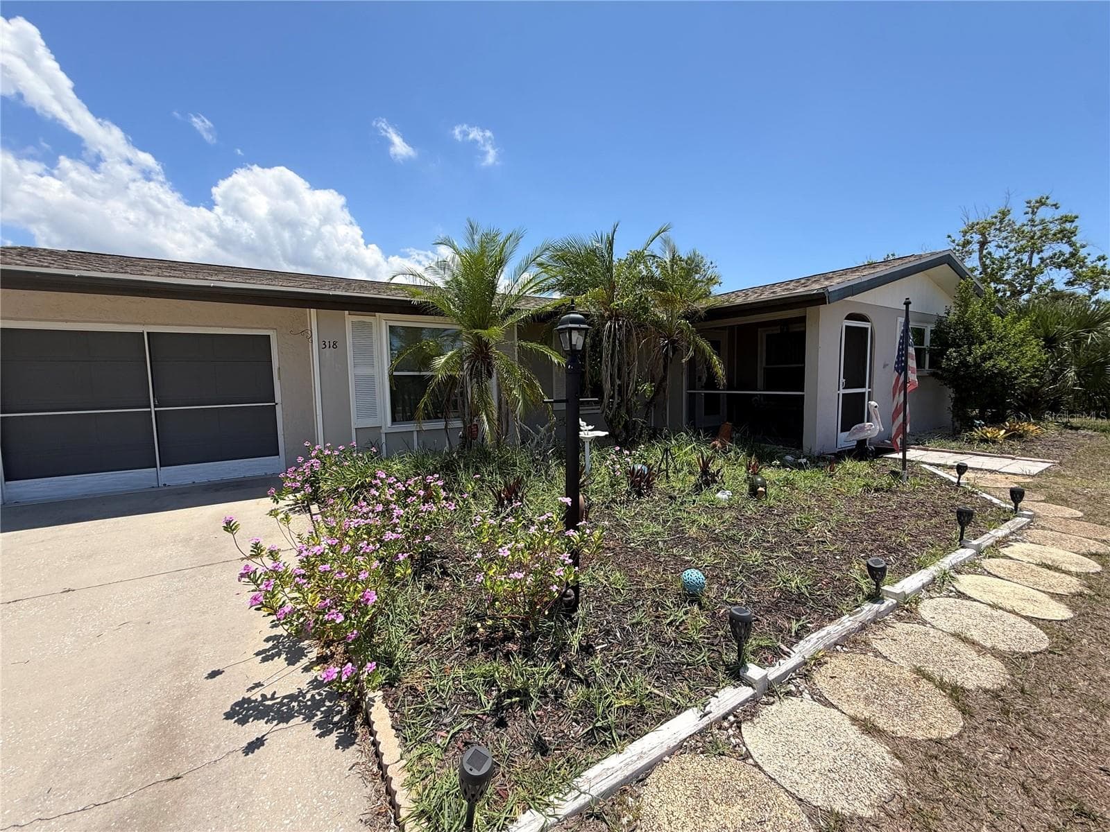 Single Family Residence at 318 VENICE EAST BLVD, VENICE, photo 2 of 67
