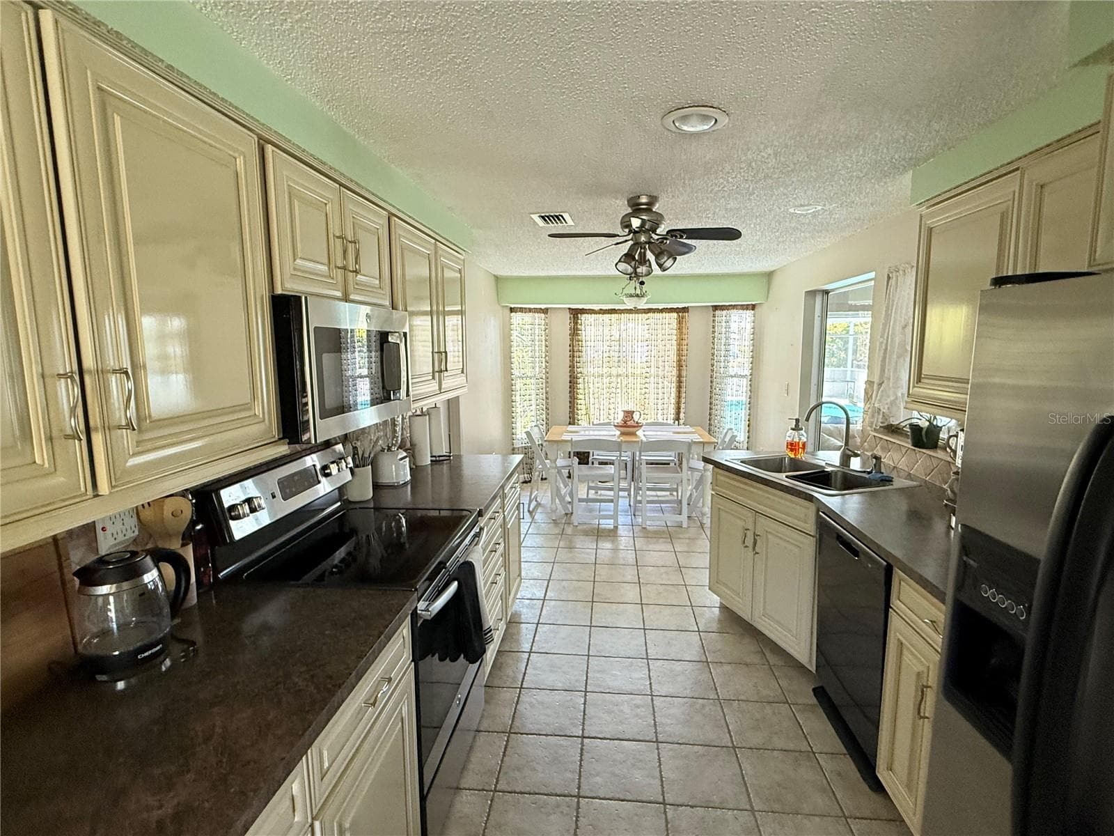 Single Family Residence at 318 VENICE EAST BLVD, VENICE, photo 17 of 67