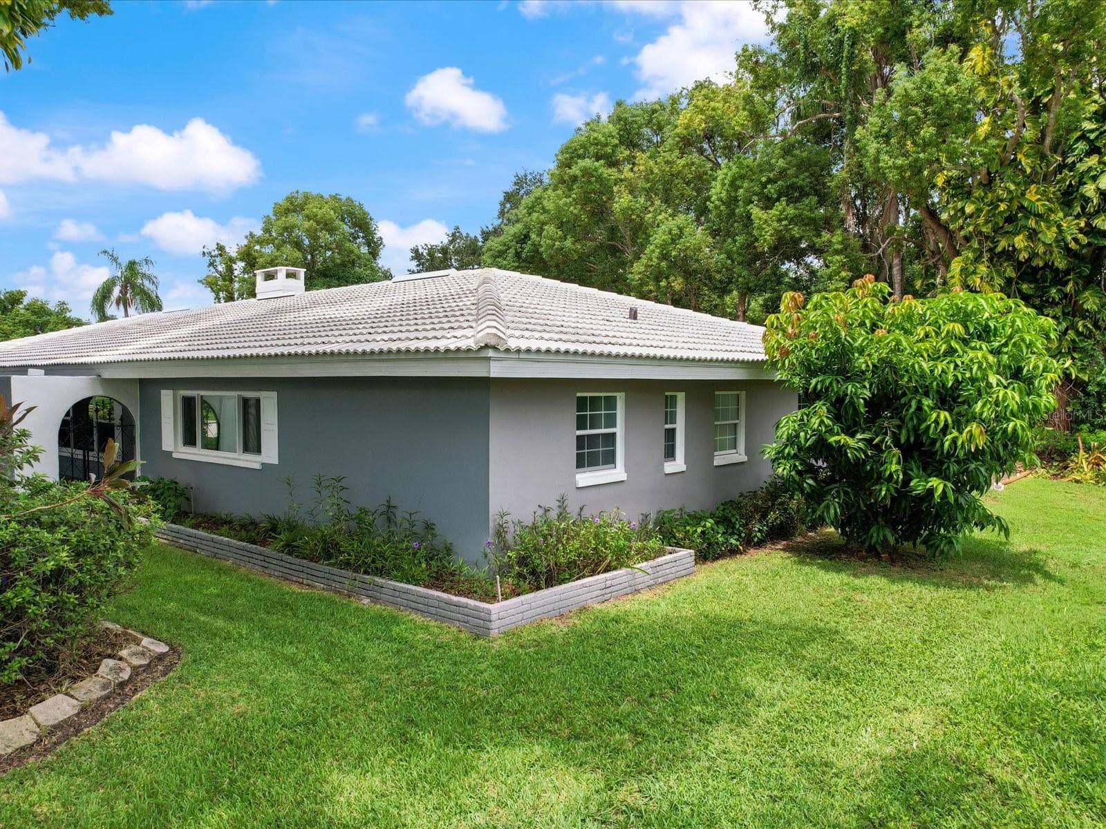 Single Family Residence at 2100 MCKINLEY ST, CLEARWATER, photo 48 of 55