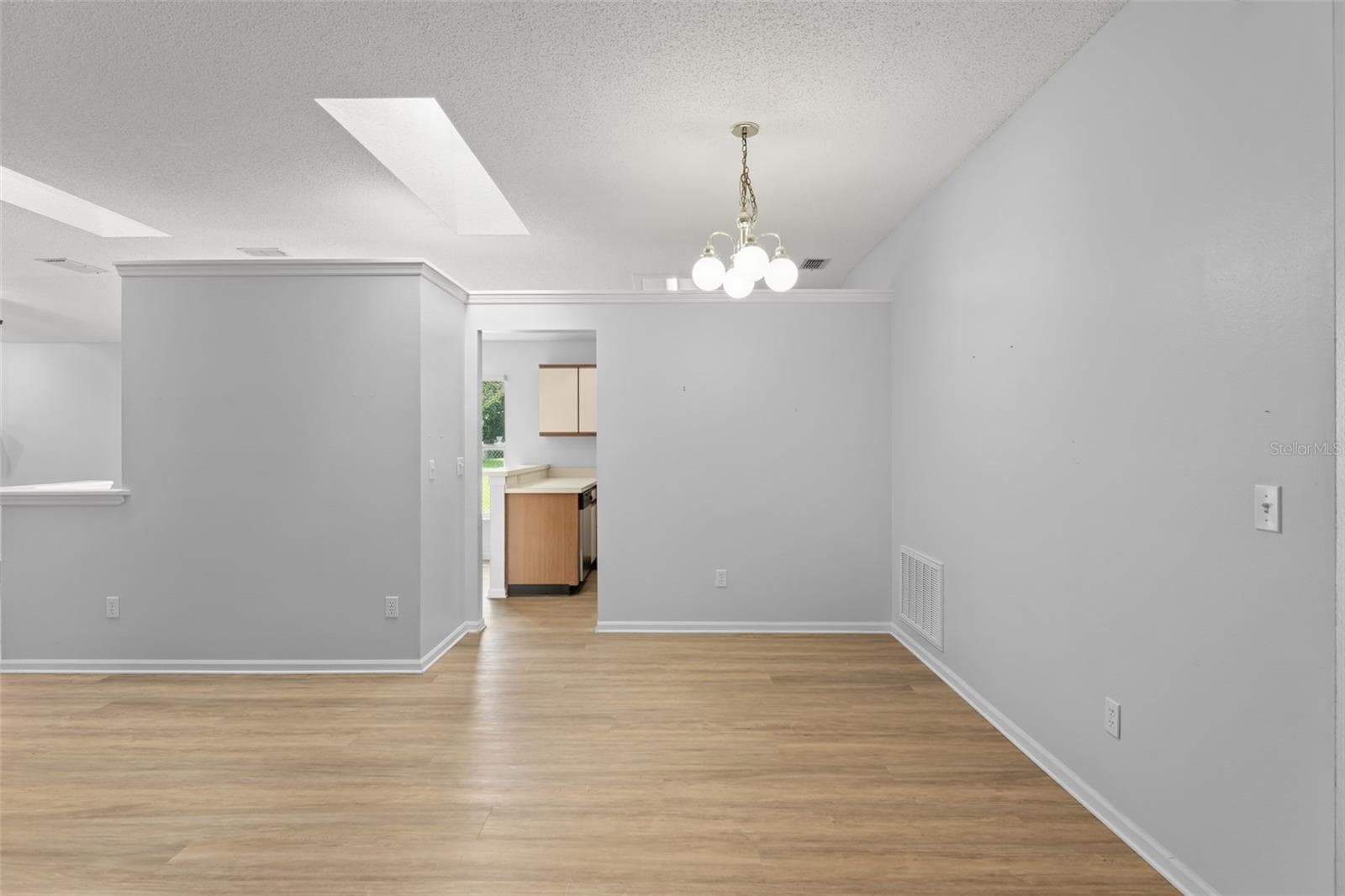 Single Family Residence at 1280 TYLER LAKE CIR, ORLANDO, photo 4 of 39