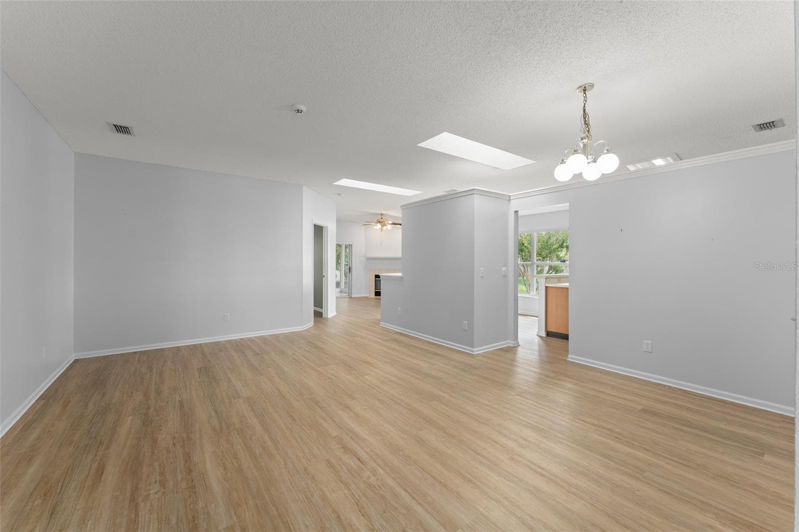 Single Family Residence at 1280 TYLER LAKE CIR, ORLANDO, photo 5 of 39