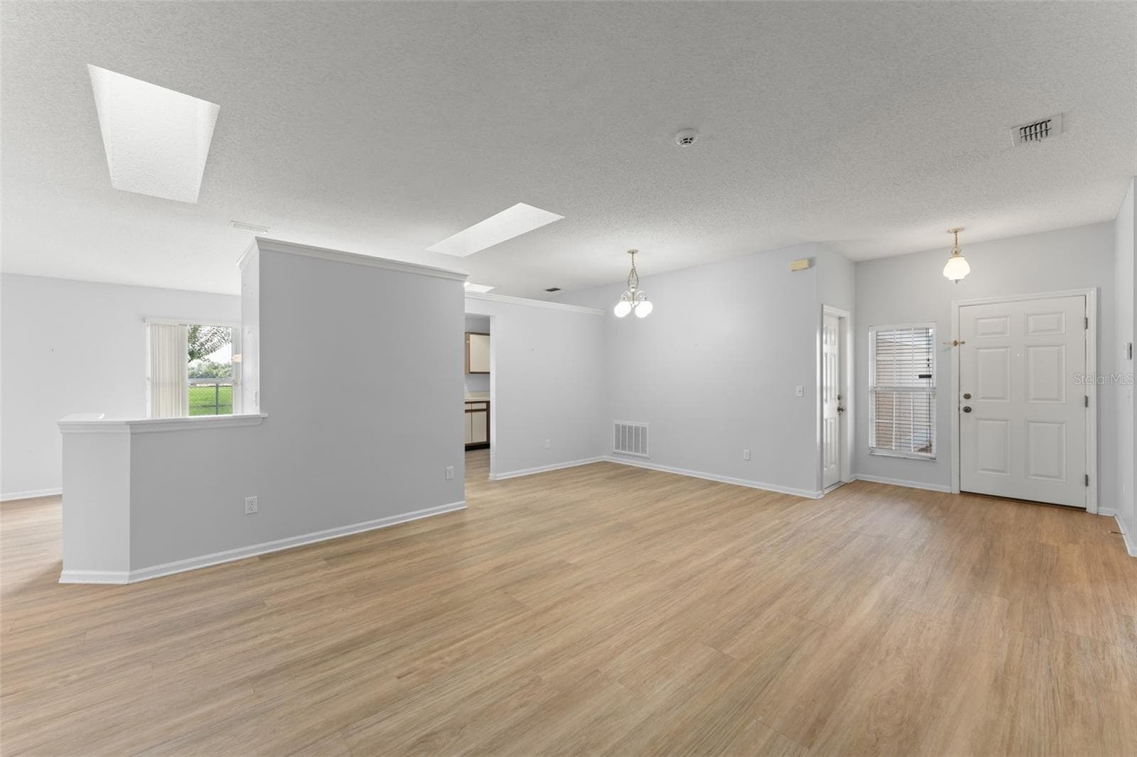 Single Family Residence at 1280 TYLER LAKE CIR, ORLANDO, photo 8 of 39