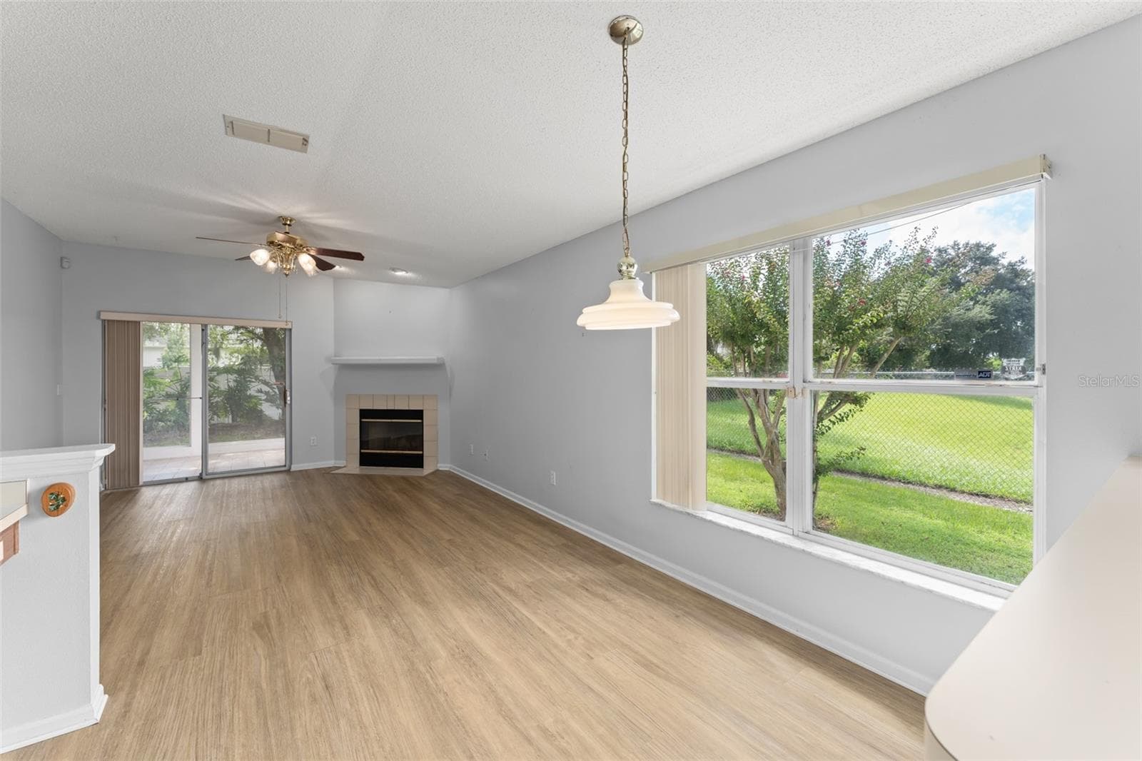 Single Family Residence at 1280 TYLER LAKE CIR, ORLANDO, photo 13 of 39