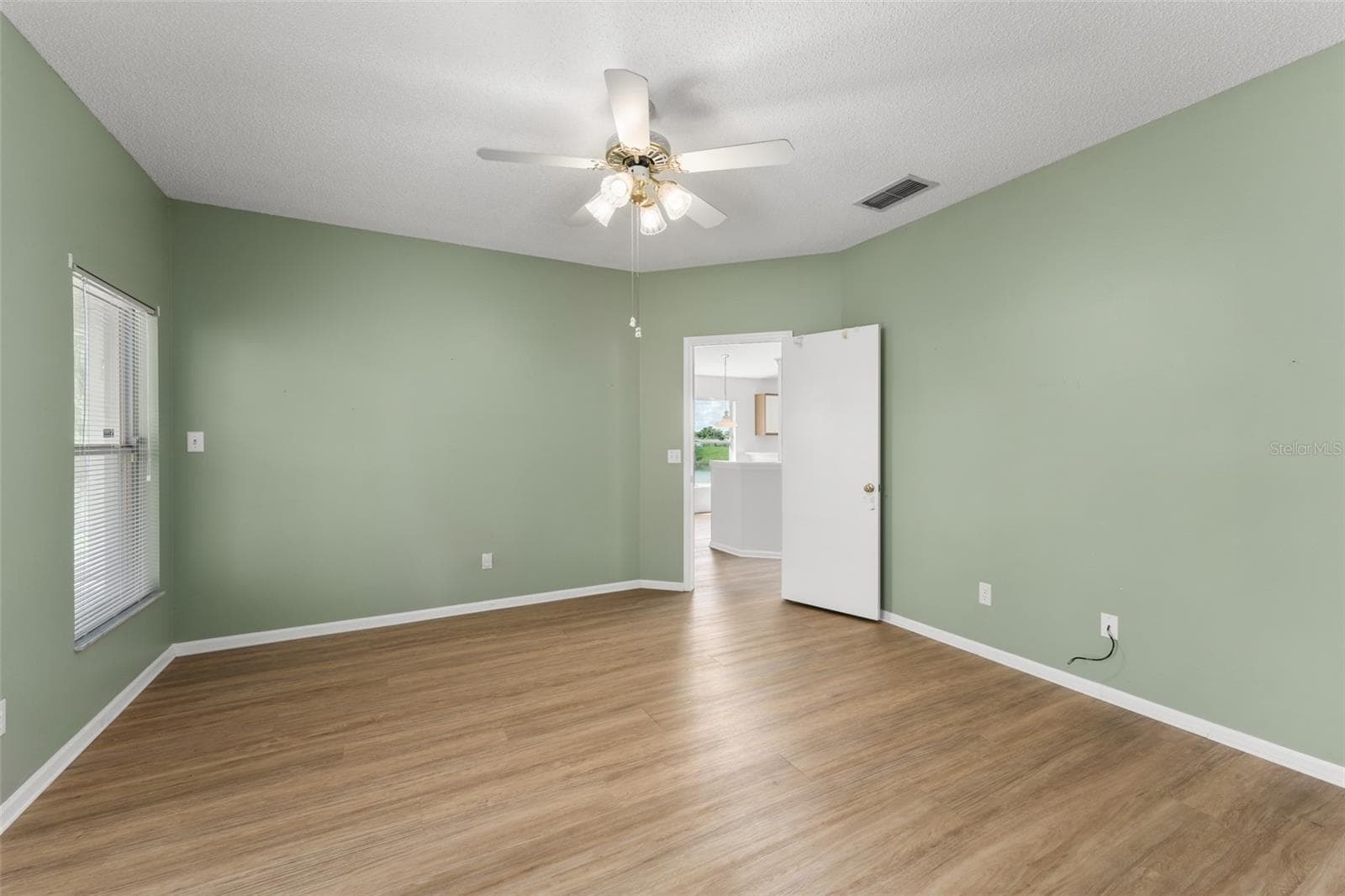 Single Family Residence at 1280 TYLER LAKE CIR, ORLANDO, photo 21 of 39