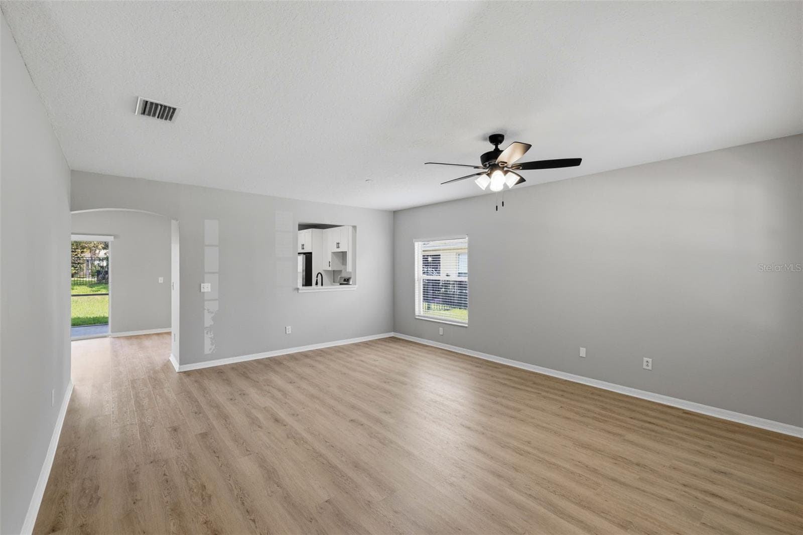 Single Family Residence at 16316 BRIDGECROSSING DR, LITHIA, photo 3 of 25