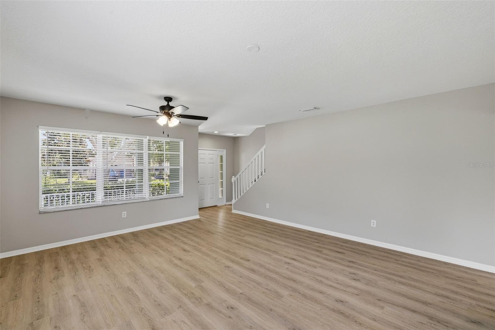 Single Family Residence at 16316 BRIDGECROSSING DR, LITHIA, photo 4 of 25