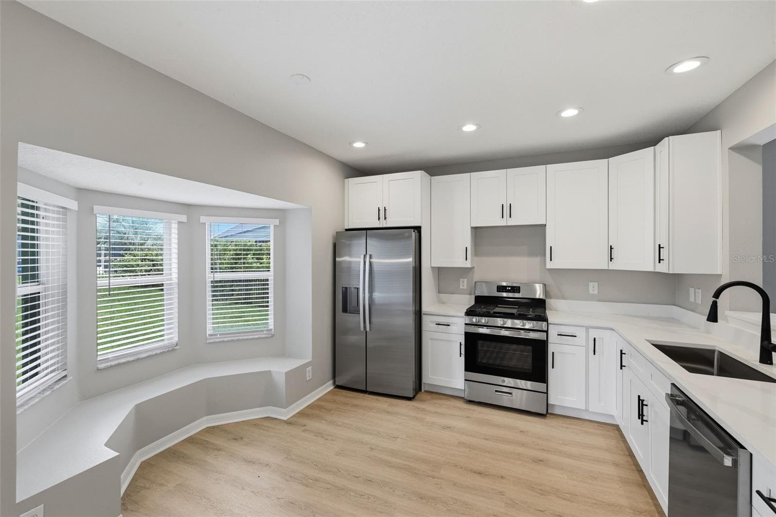 Single Family Residence at 16316 BRIDGECROSSING DR, LITHIA, photo 8 of 25