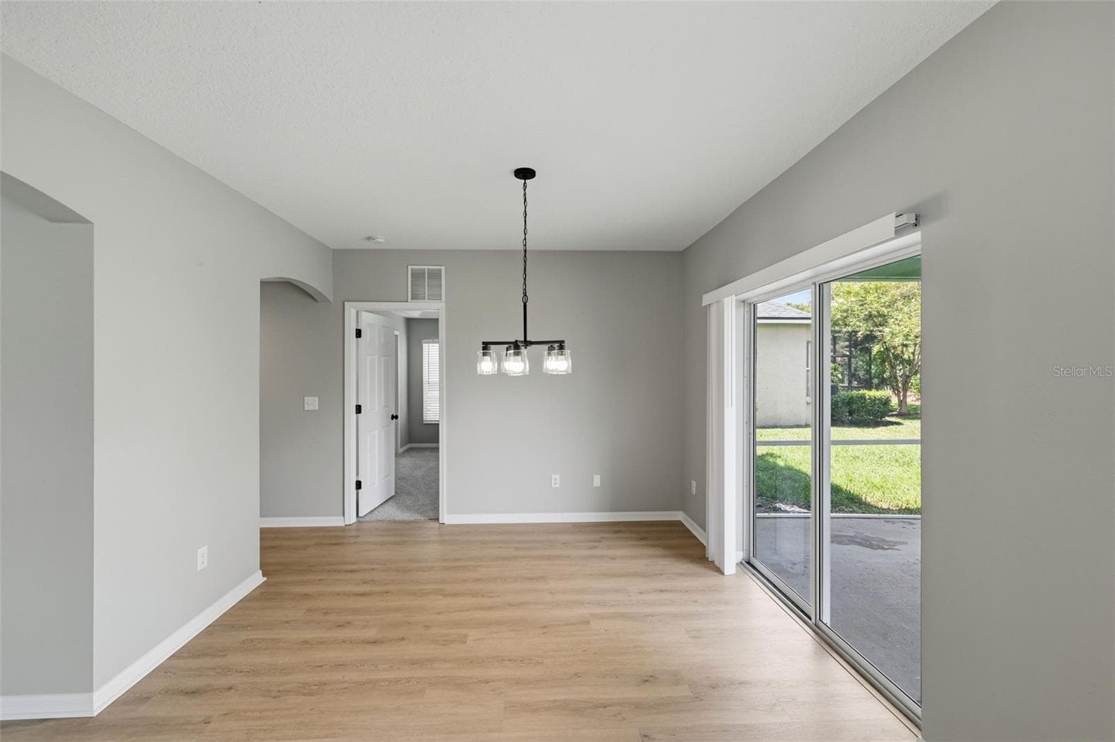 Single Family Residence at 16316 BRIDGECROSSING DR, LITHIA, photo 9 of 25