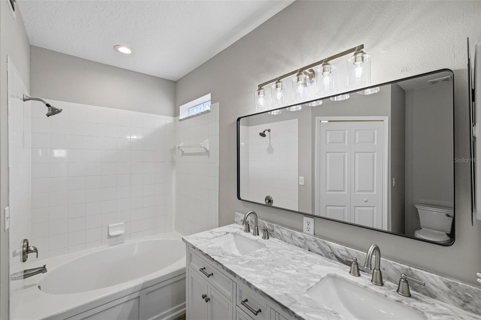 Single Family Residence at 16316 BRIDGECROSSING DR, LITHIA, photo 12 of 25