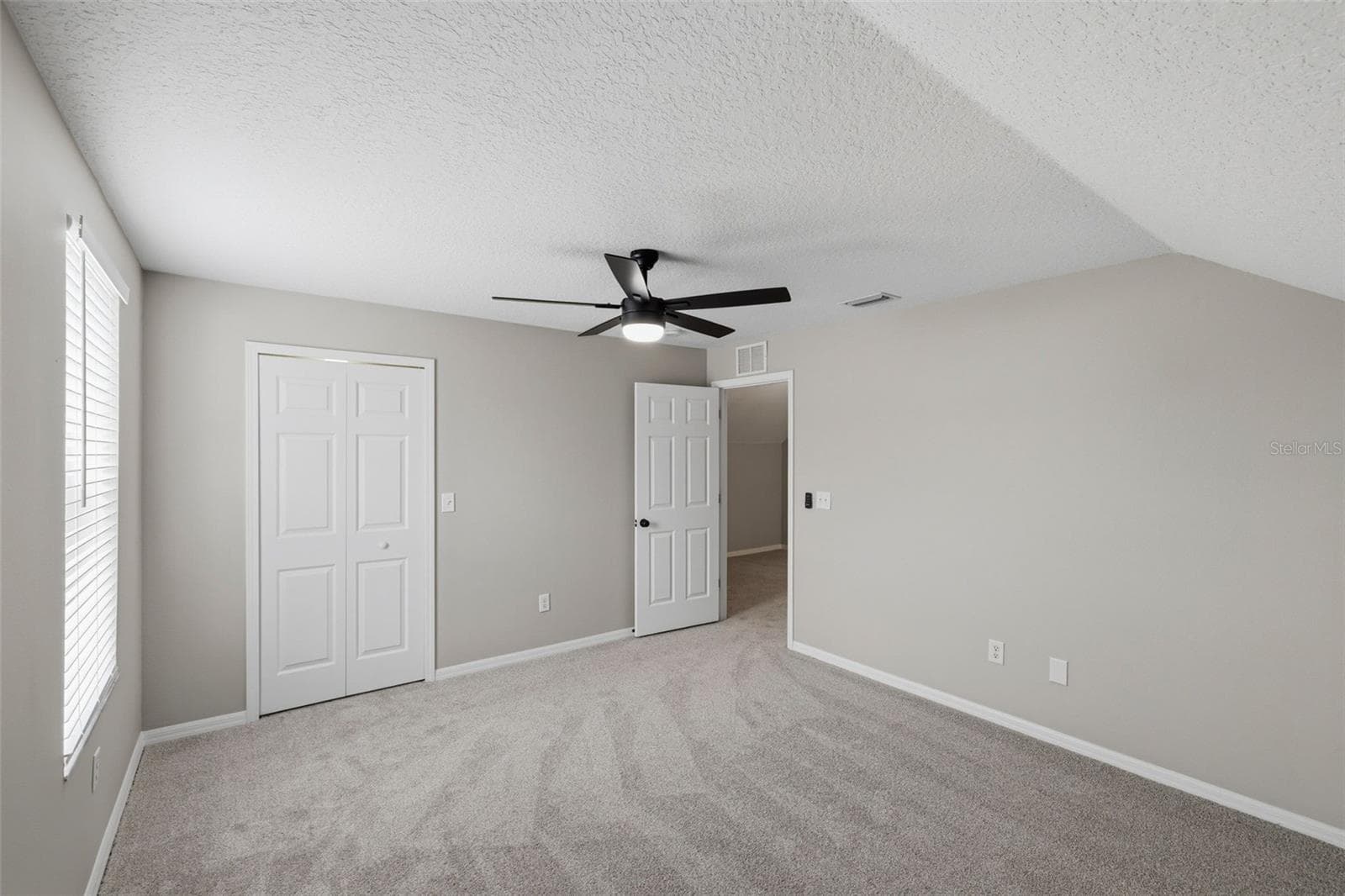 Single Family Residence at 16316 BRIDGECROSSING DR, LITHIA, photo 15 of 25