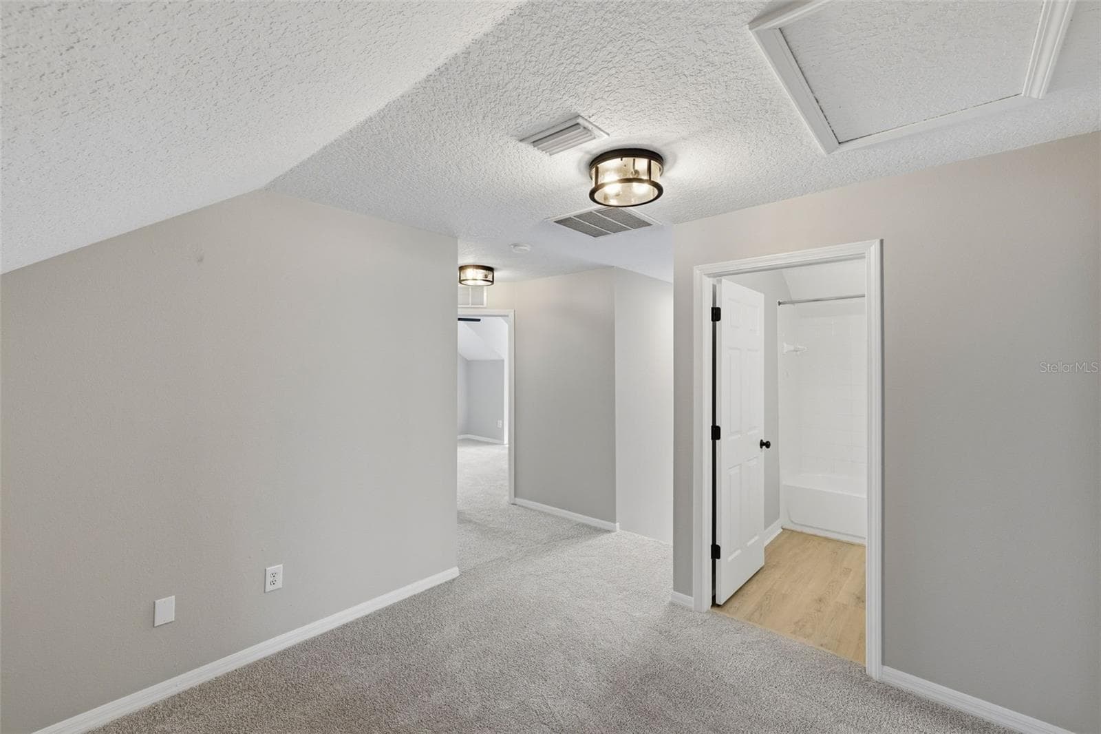 Single Family Residence at 16316 BRIDGECROSSING DR, LITHIA, photo 17 of 25