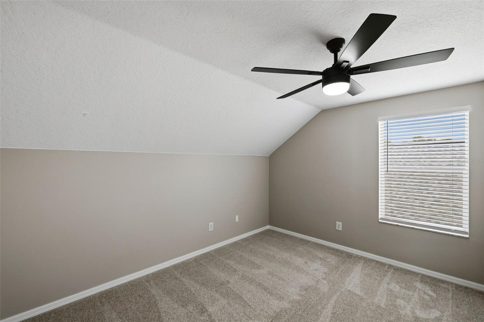 Single Family Residence at 16316 BRIDGECROSSING DR, LITHIA, photo 18 of 25