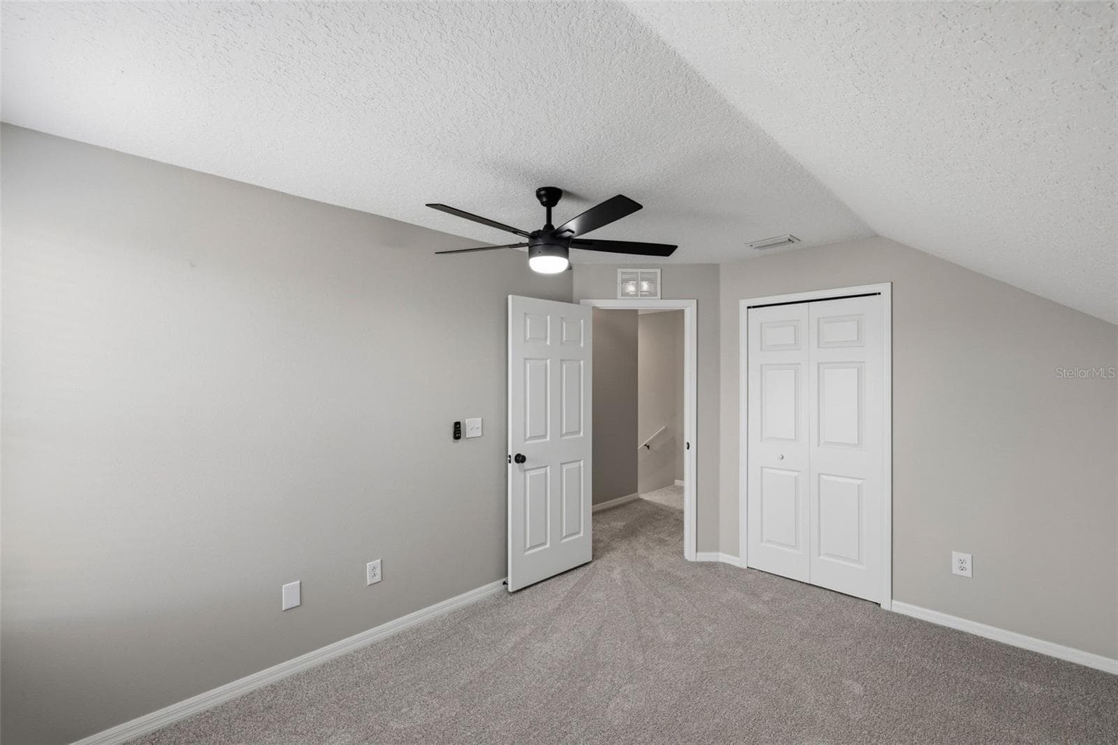 Single Family Residence at 16316 BRIDGECROSSING DR, LITHIA, photo 19 of 25