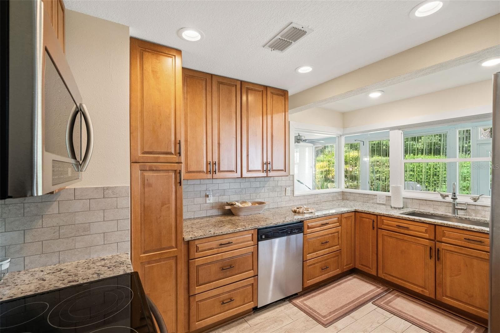 Single Family Residence at 2632 ROYAL RIDGE DR, SPRING HILL, photo 16 of 62