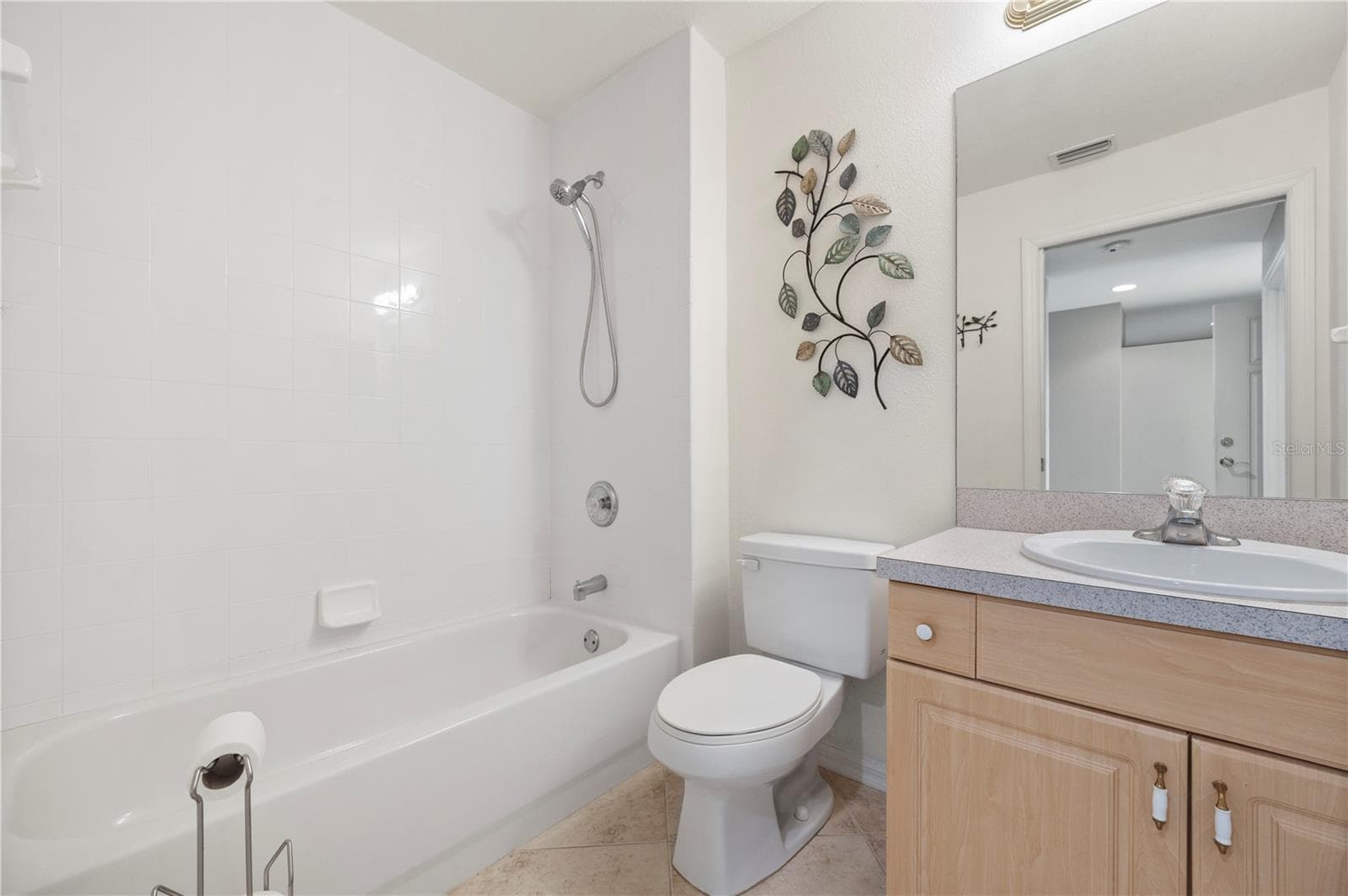 Condominium at 1295 SAXONY CIR #2106, PUNTA GORDA, photo 27 of 54