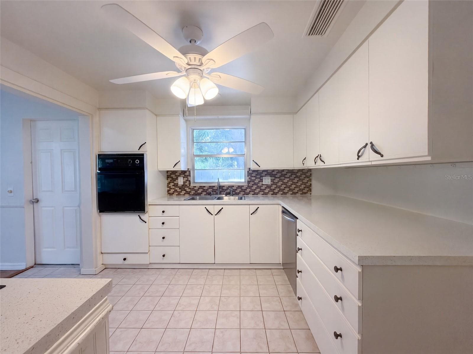 Single Family Residence at 3010 HATTON ST, SARASOTA, photo 2 of 25