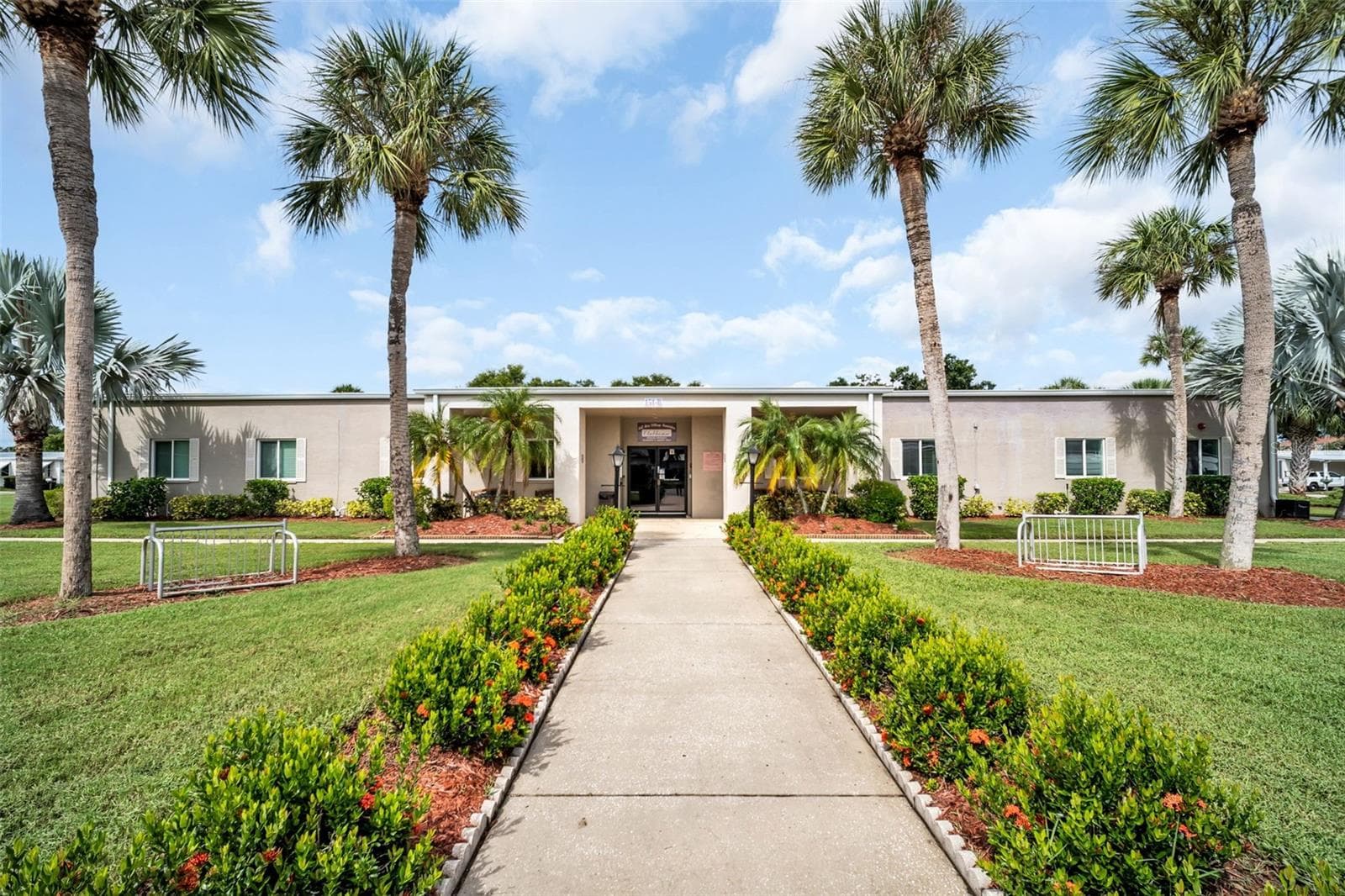 Gullaire Clubhouse - 428 PELICAN DR S, OLDSMAR