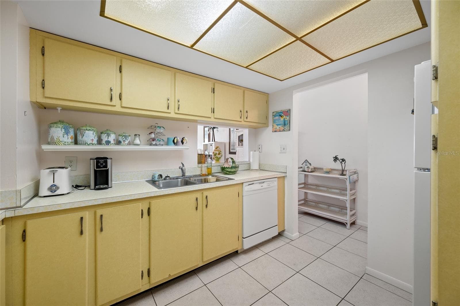 Condominium at 285 107 AVE #306, TREASURE ISLAND, photo 10 of 36