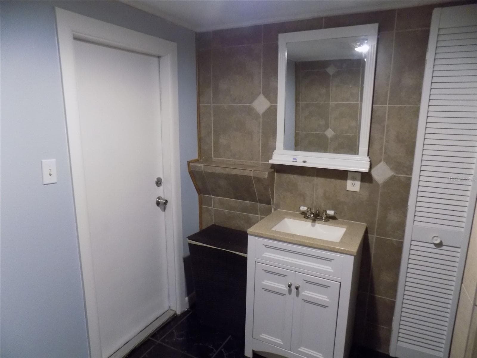 Bathroom 1 - 2133 43RD AVE N, ST PETERSBURG