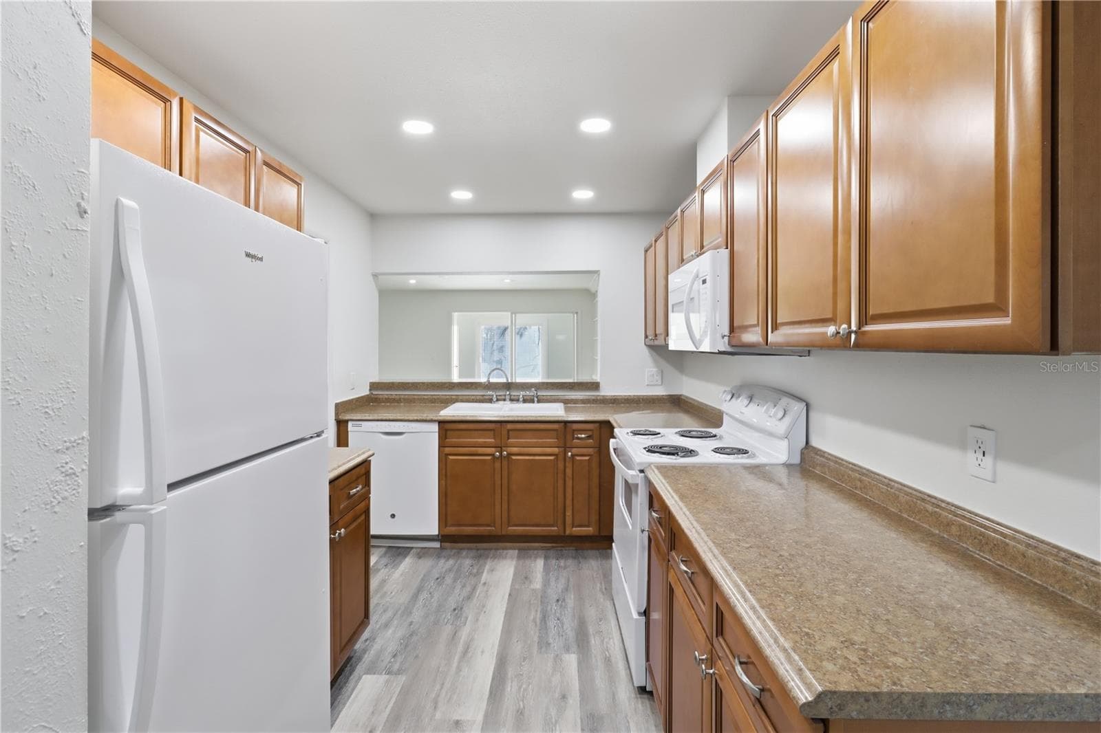 Townhouse at 2302 BARBADOS DR, WINTER PARK, photo 6 of 35