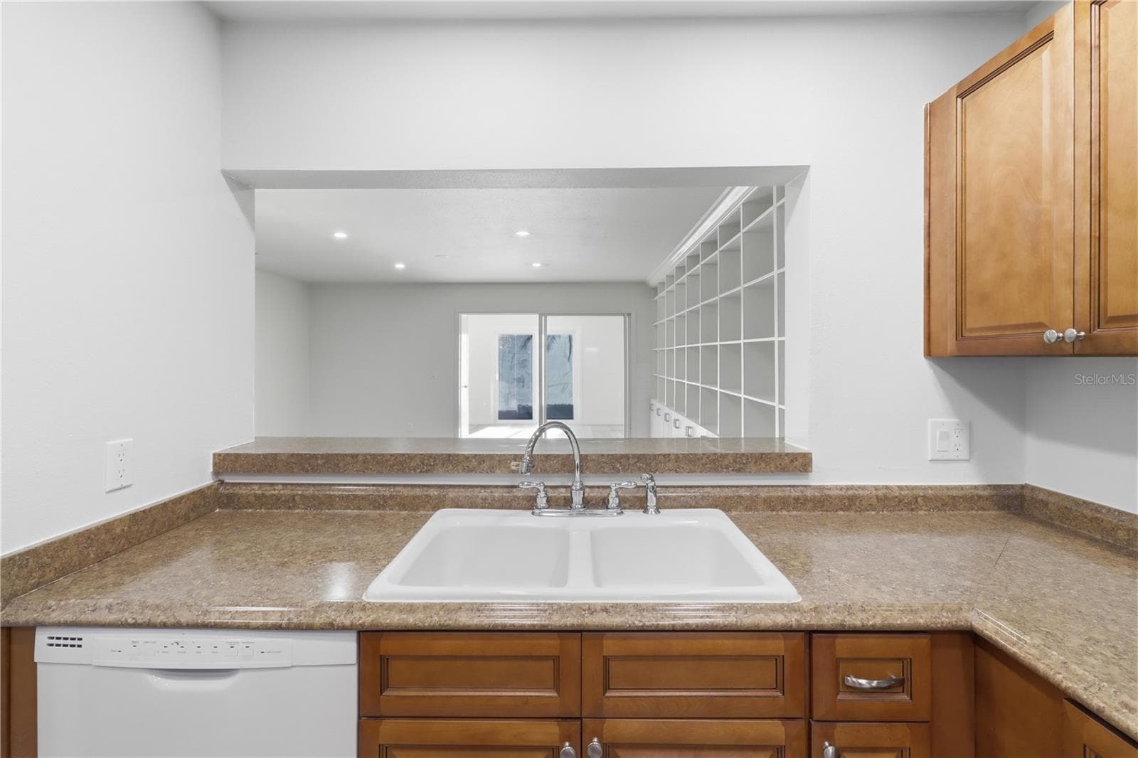 Townhouse at 2302 BARBADOS DR, WINTER PARK, photo 7 of 35