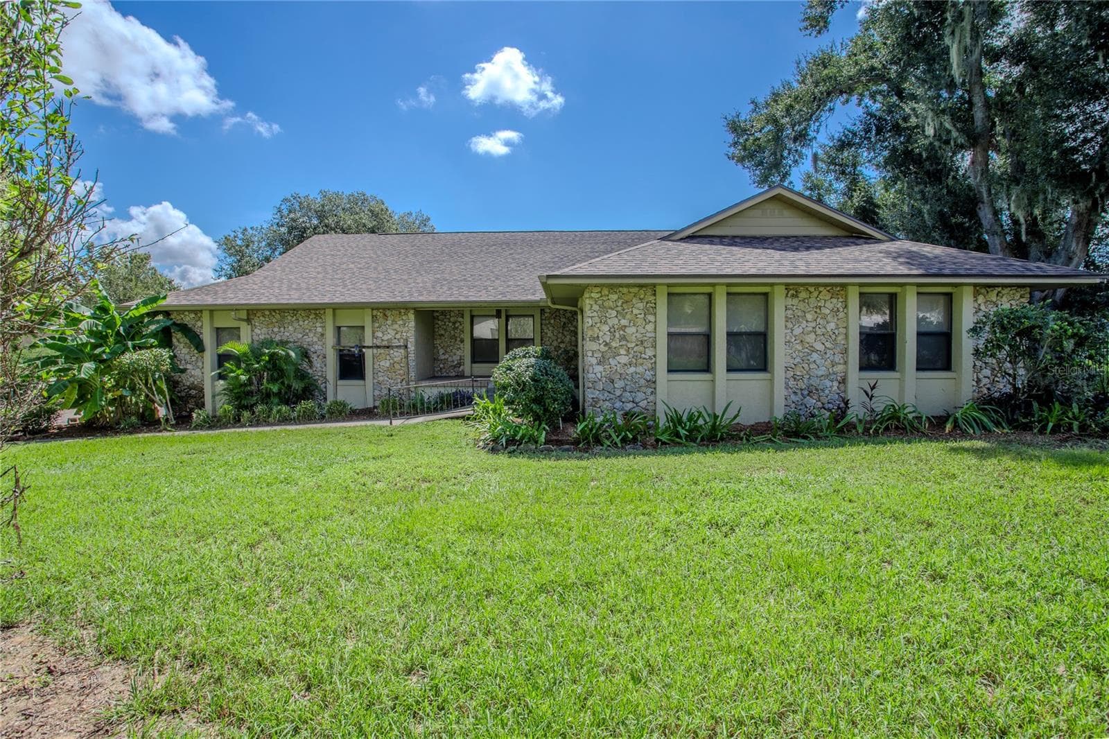 Single Family Residence at 13 HERMOSA DR, EUSTIS, photo 3 of 65