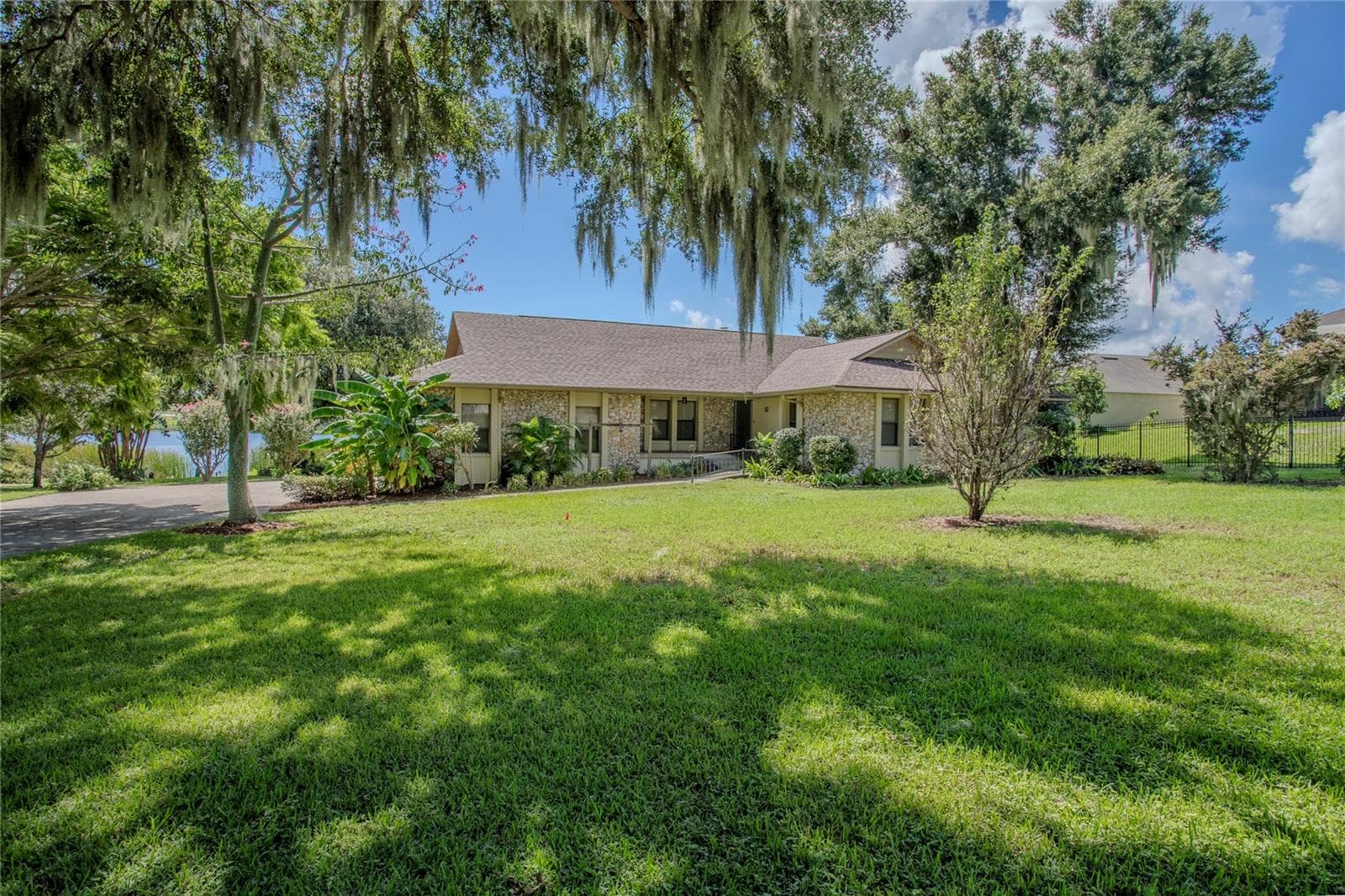 Single Family Residence at 13 HERMOSA DR, EUSTIS, photo 4 of 65