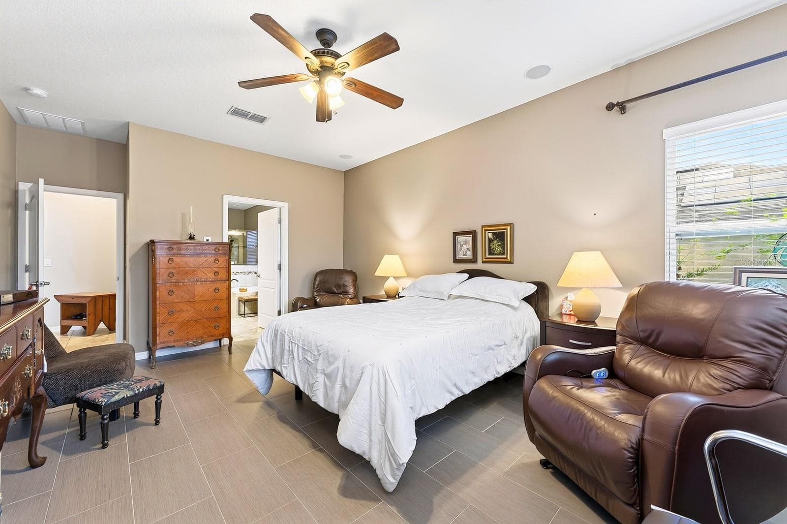 Main floor primary suite. - 3135 AMALFI DR, ORLANDO