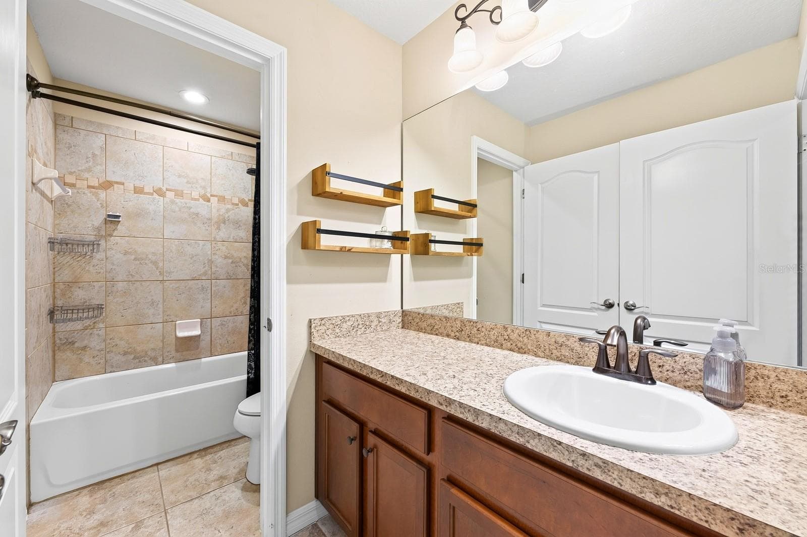 Third full bath. - 3135 AMALFI DR, ORLANDO