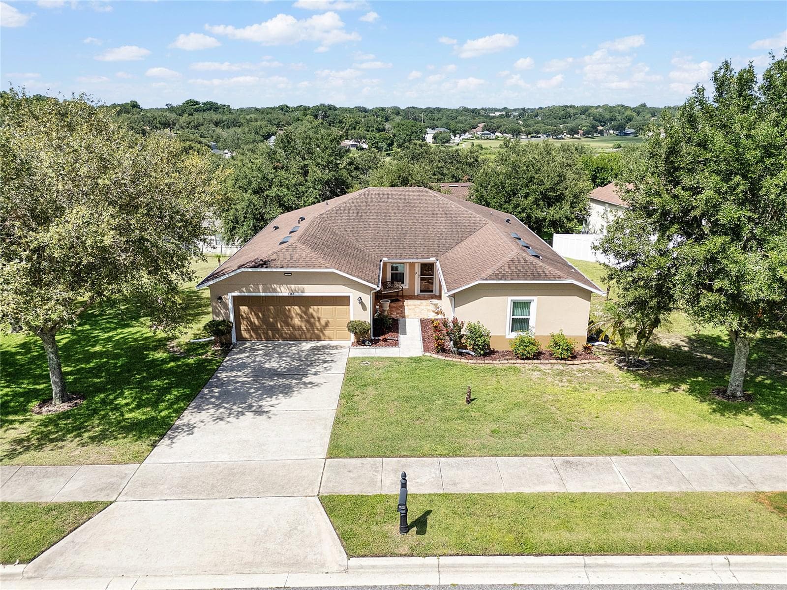 Single Family Residence at 2388 YELLOW GRASS CT, APOPKA, photo 3 of 36