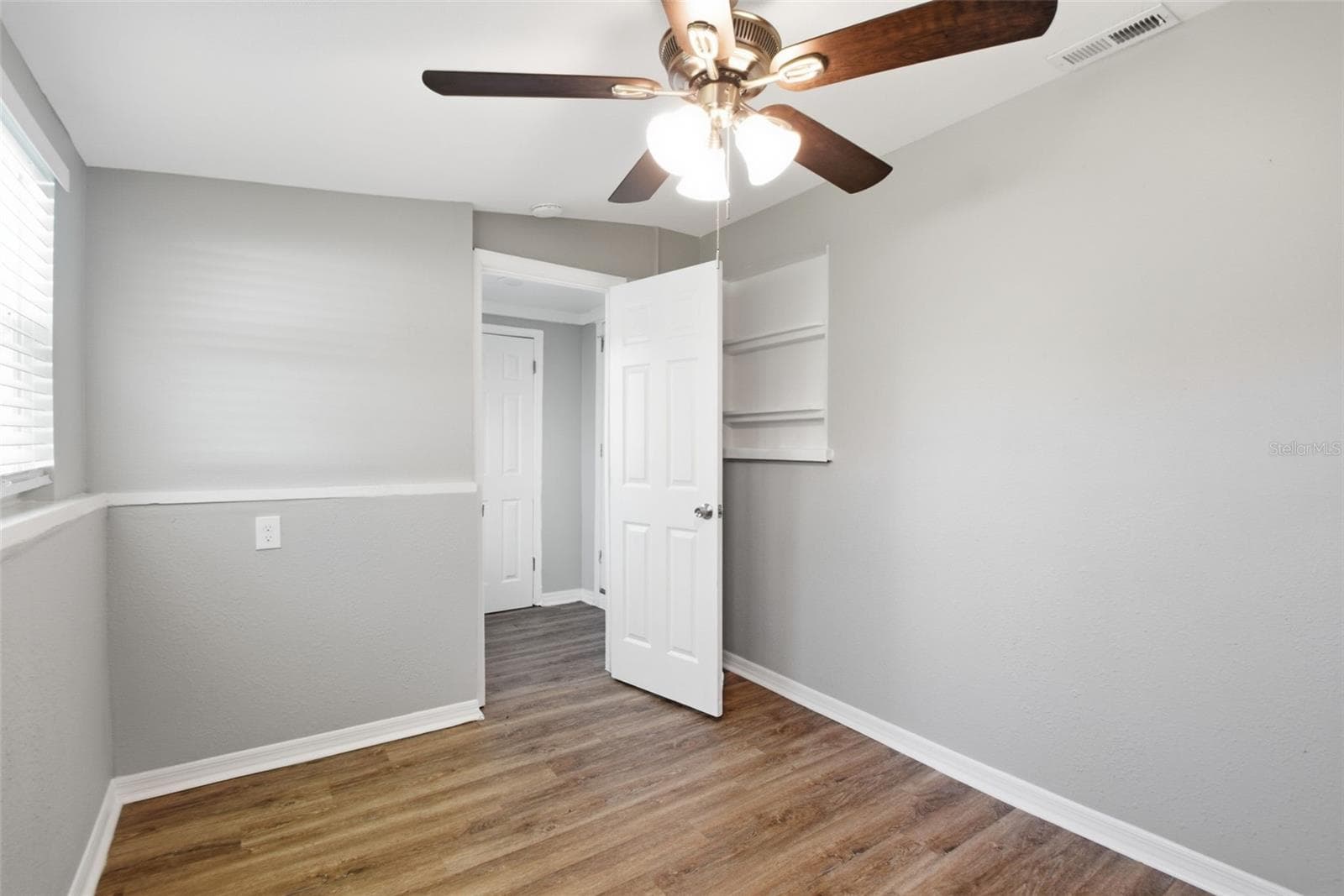 Single Family Residence at 833 61ST AVE NE, ST PETERSBURG, photo 23 of 42