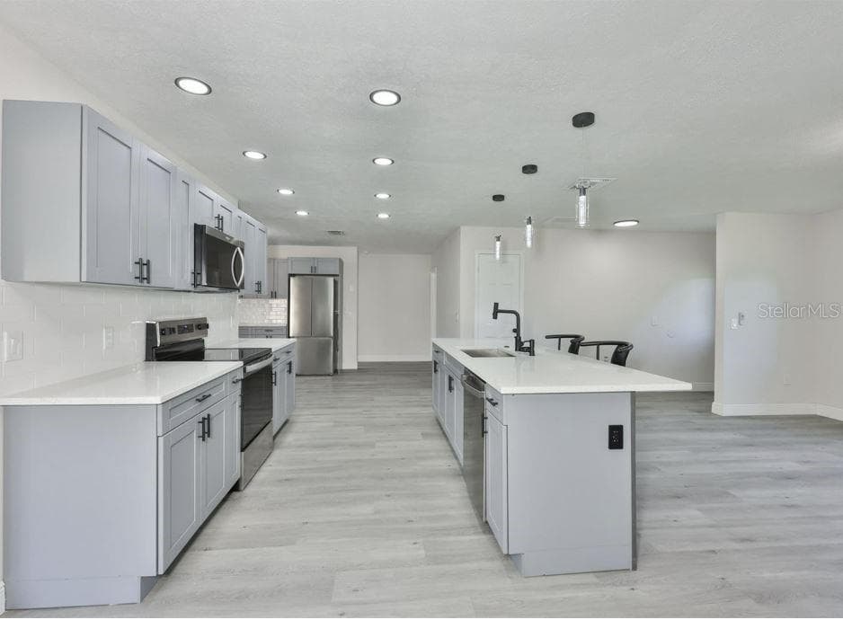 Single Family Residence at 614 HUNTINGTON ST, BRANDON, photo 12 of 42