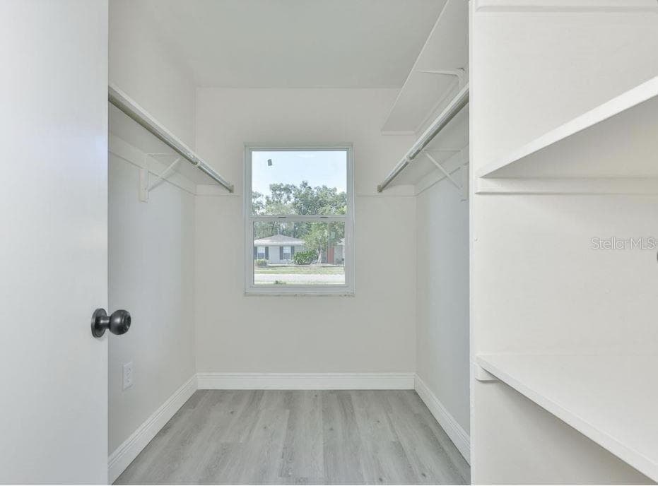 Single Family Residence at 614 HUNTINGTON ST, BRANDON, photo 24 of 42
