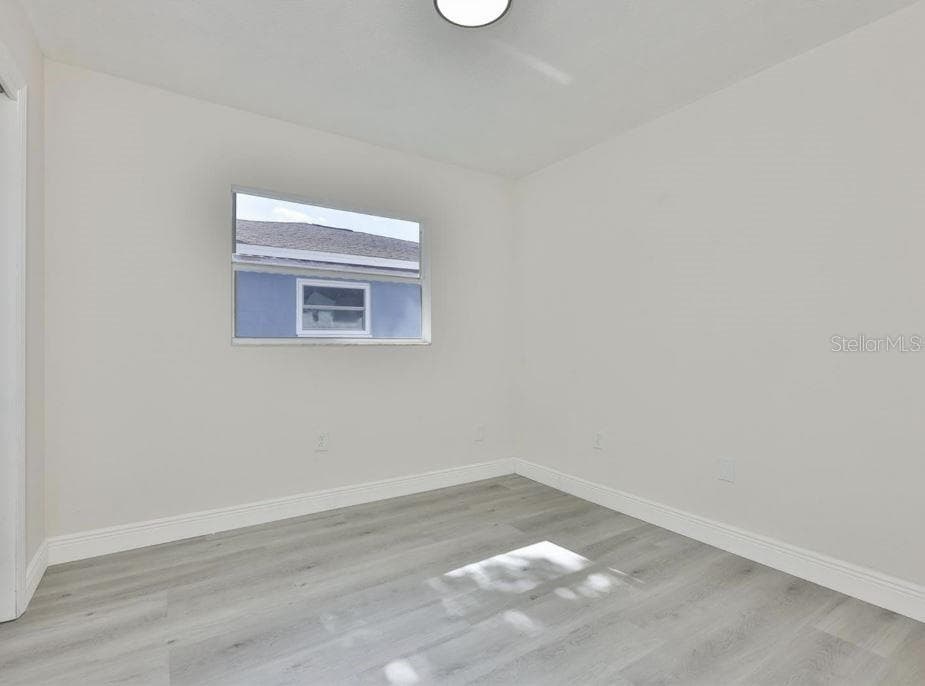 Single Family Residence at 614 HUNTINGTON ST, BRANDON, photo 25 of 42